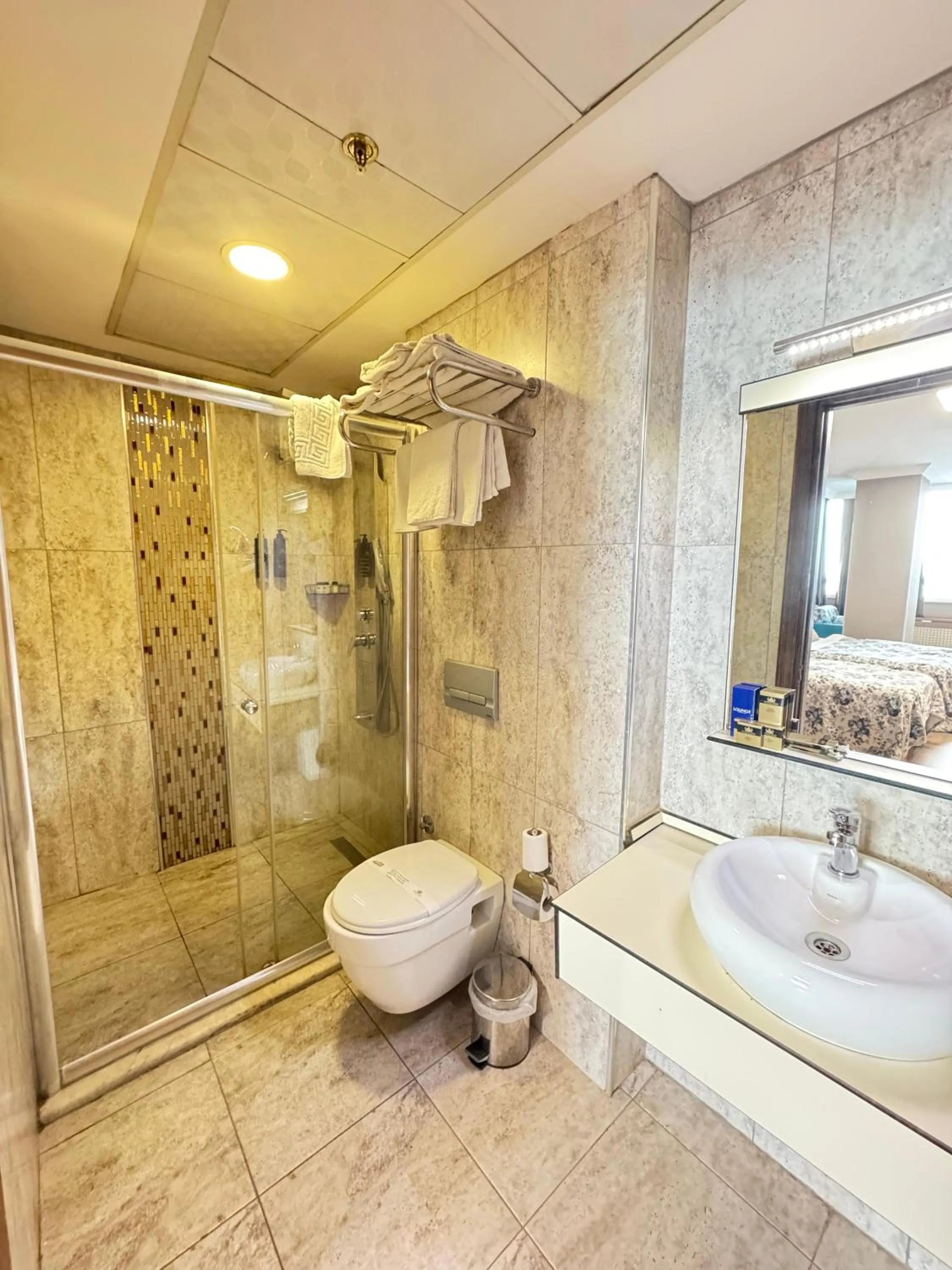 Bathroom in Golden Lounge Hotel