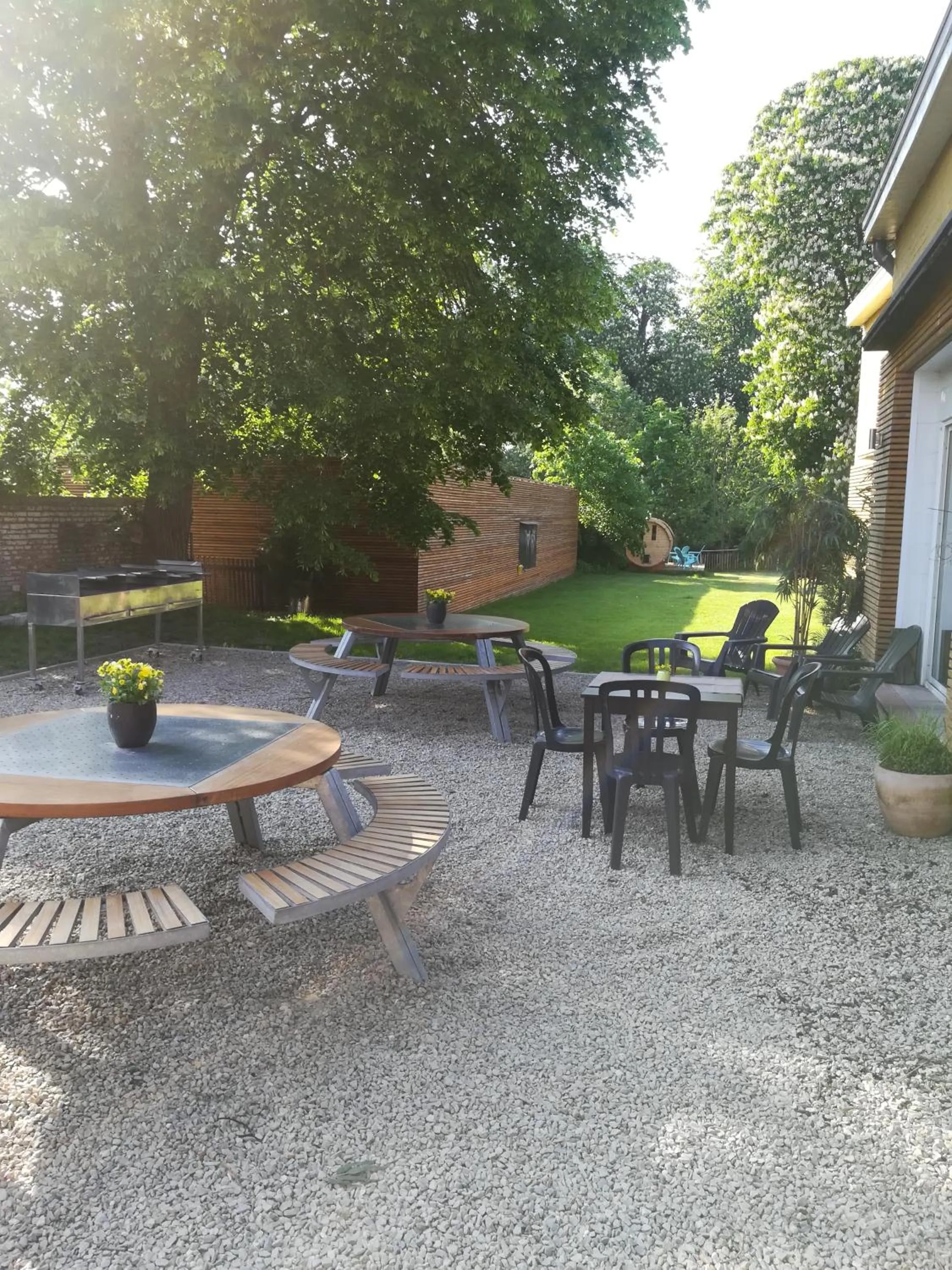 Garden in Skindles Guesthouse