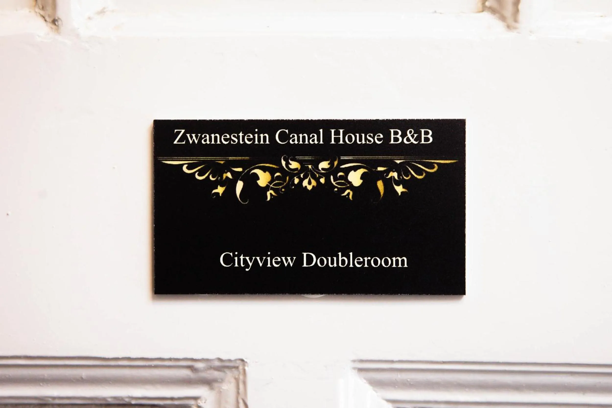 Zwanestein Canal House