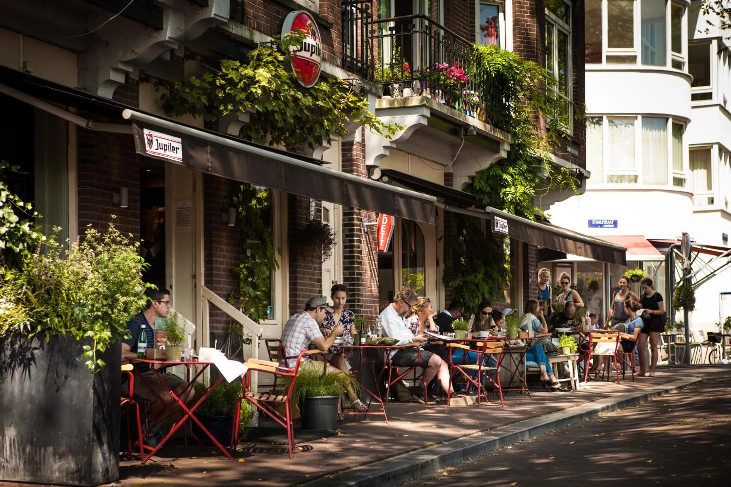 Property building in Zwanestein Canal House