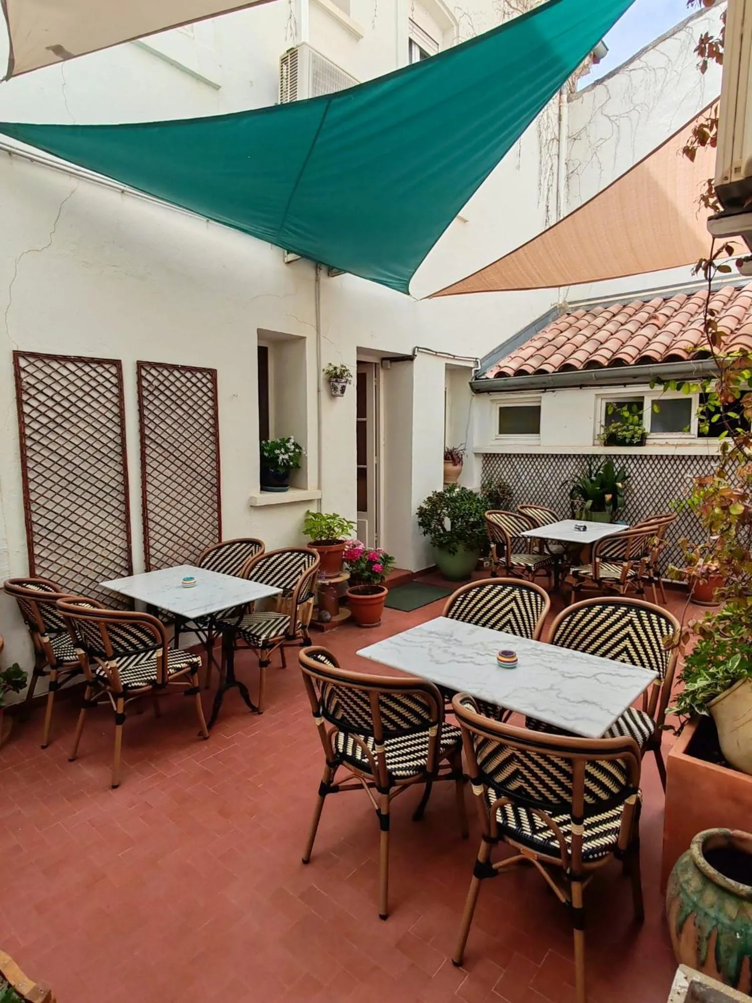 Patio in Hotel de France