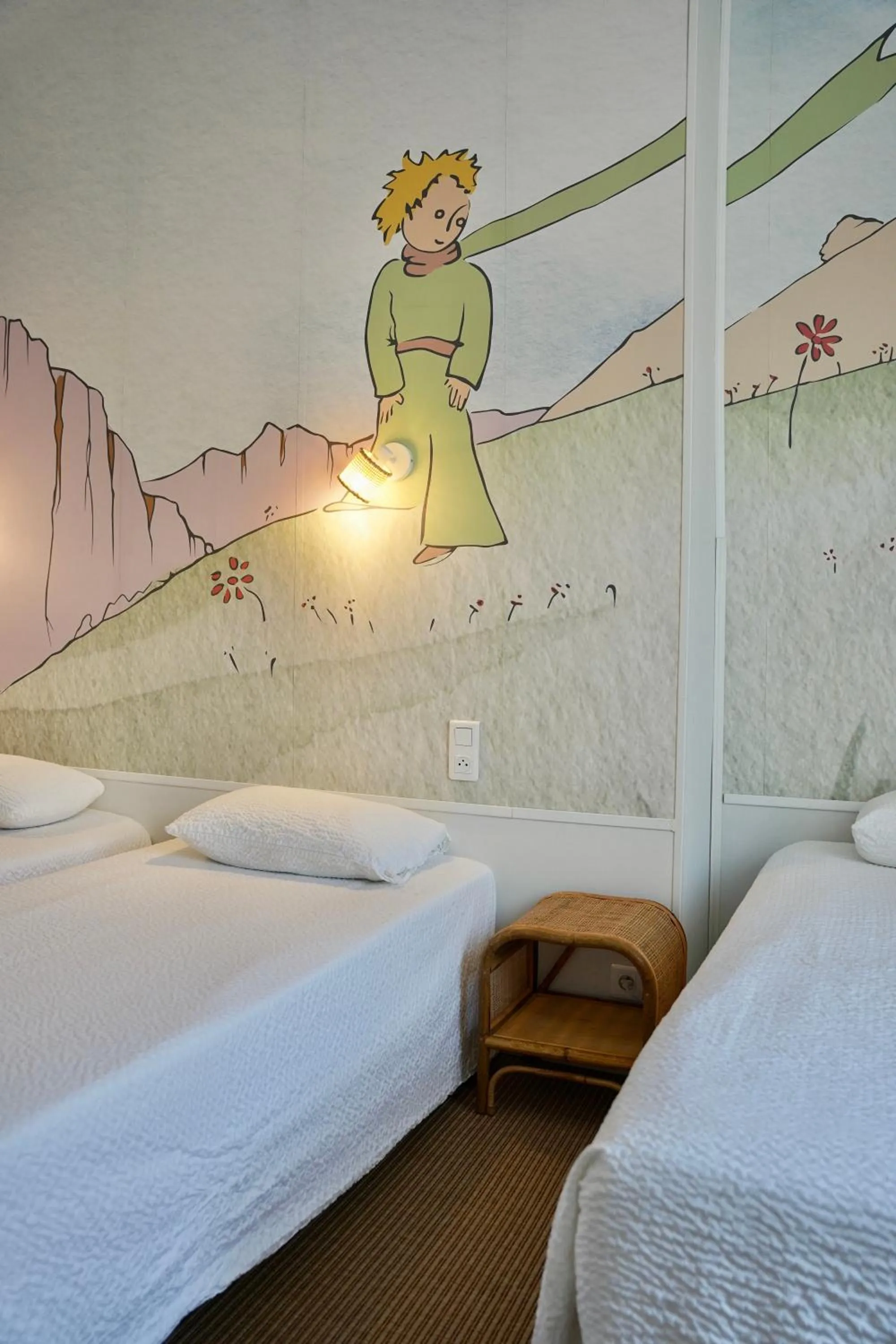 Bedroom, Bed in Hotel de France