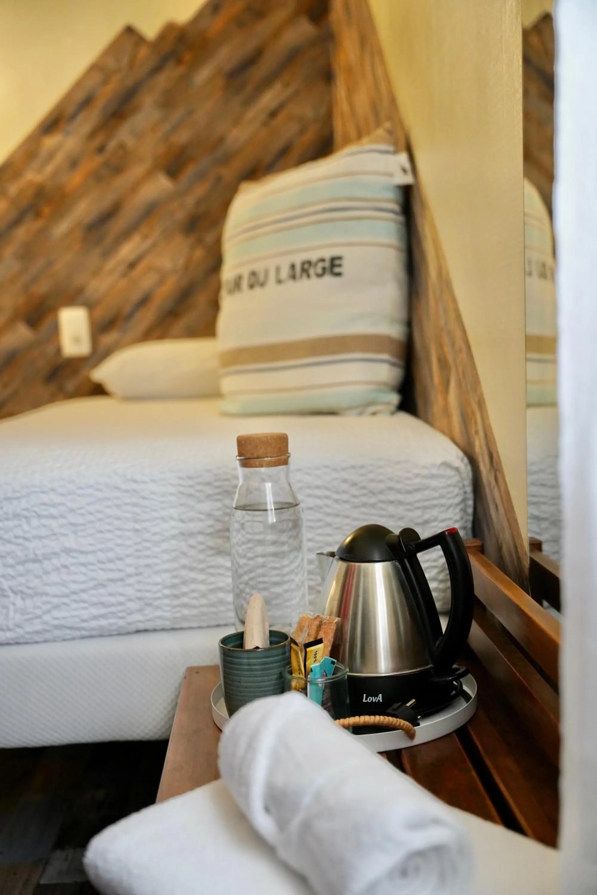 Bedroom, Bed in Hotel de France