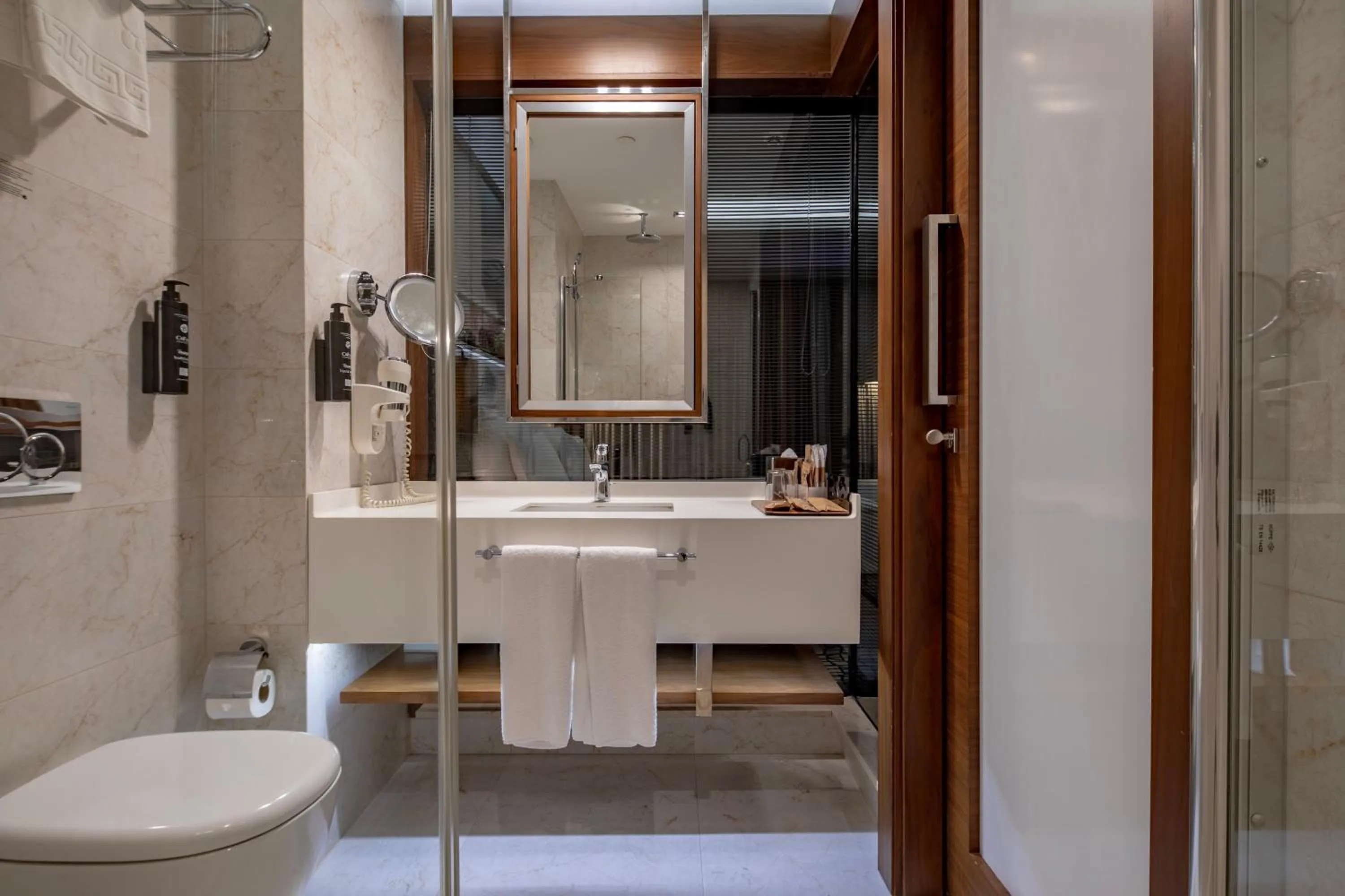 Toilet in Grand Harilton Otel