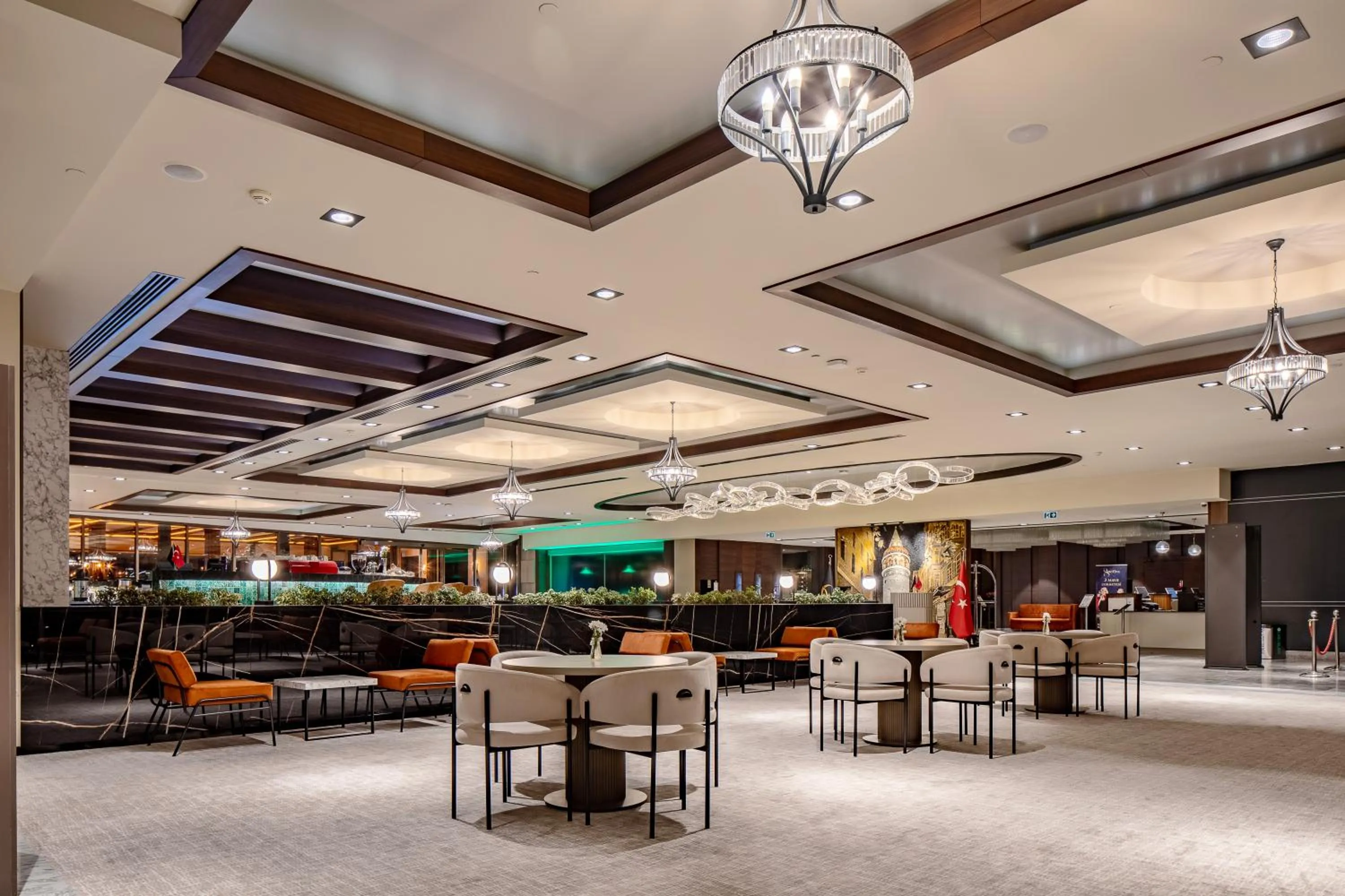 Lobby or reception in Grand Harilton Otel