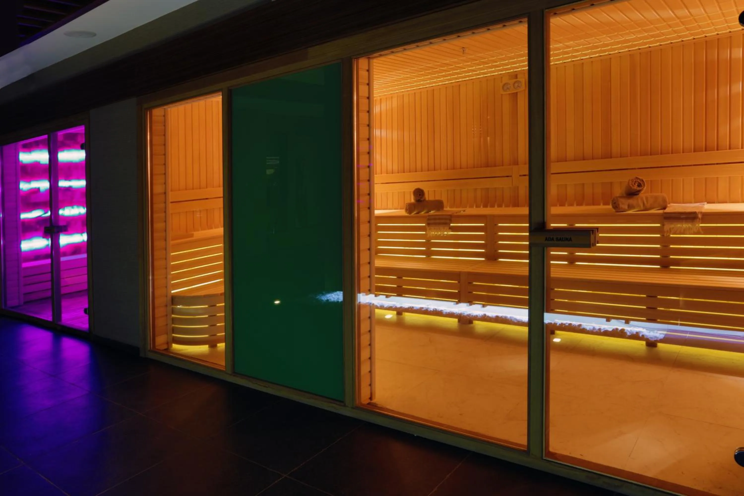 Sauna in Royal Stay Palace Hotel