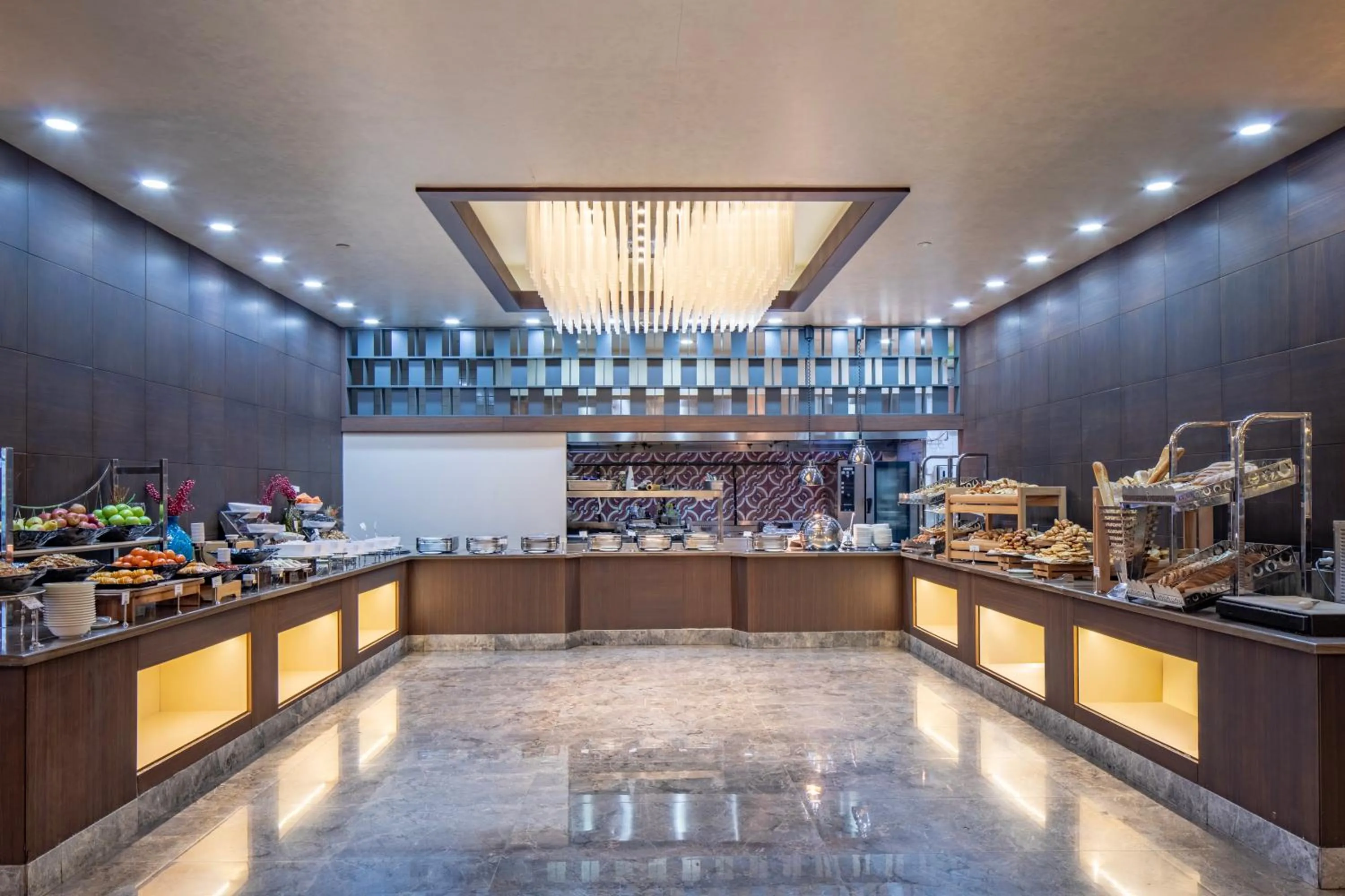 Restaurant/places to eat in Grand Harilton Otel