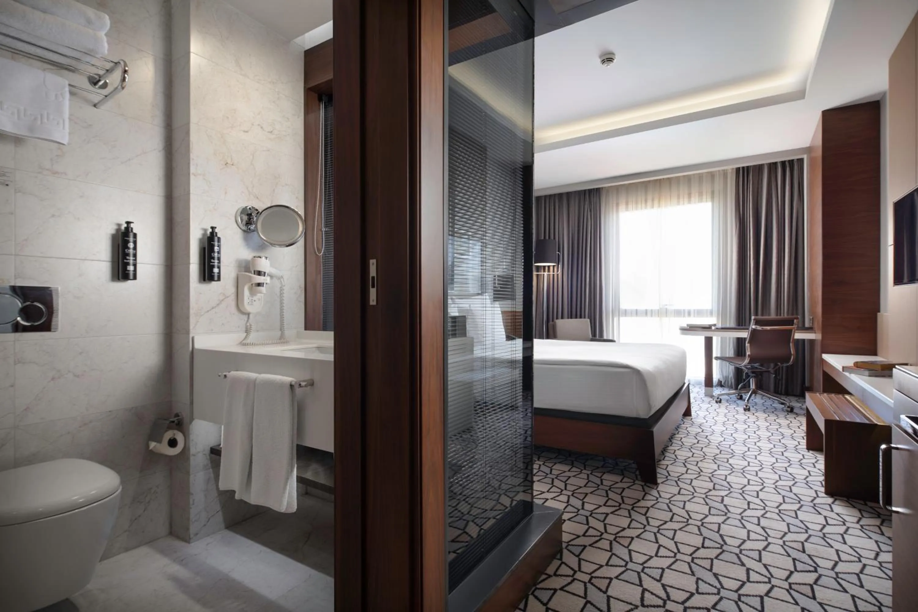 Photo of the whole room, Bed in Grand Harilton Otel