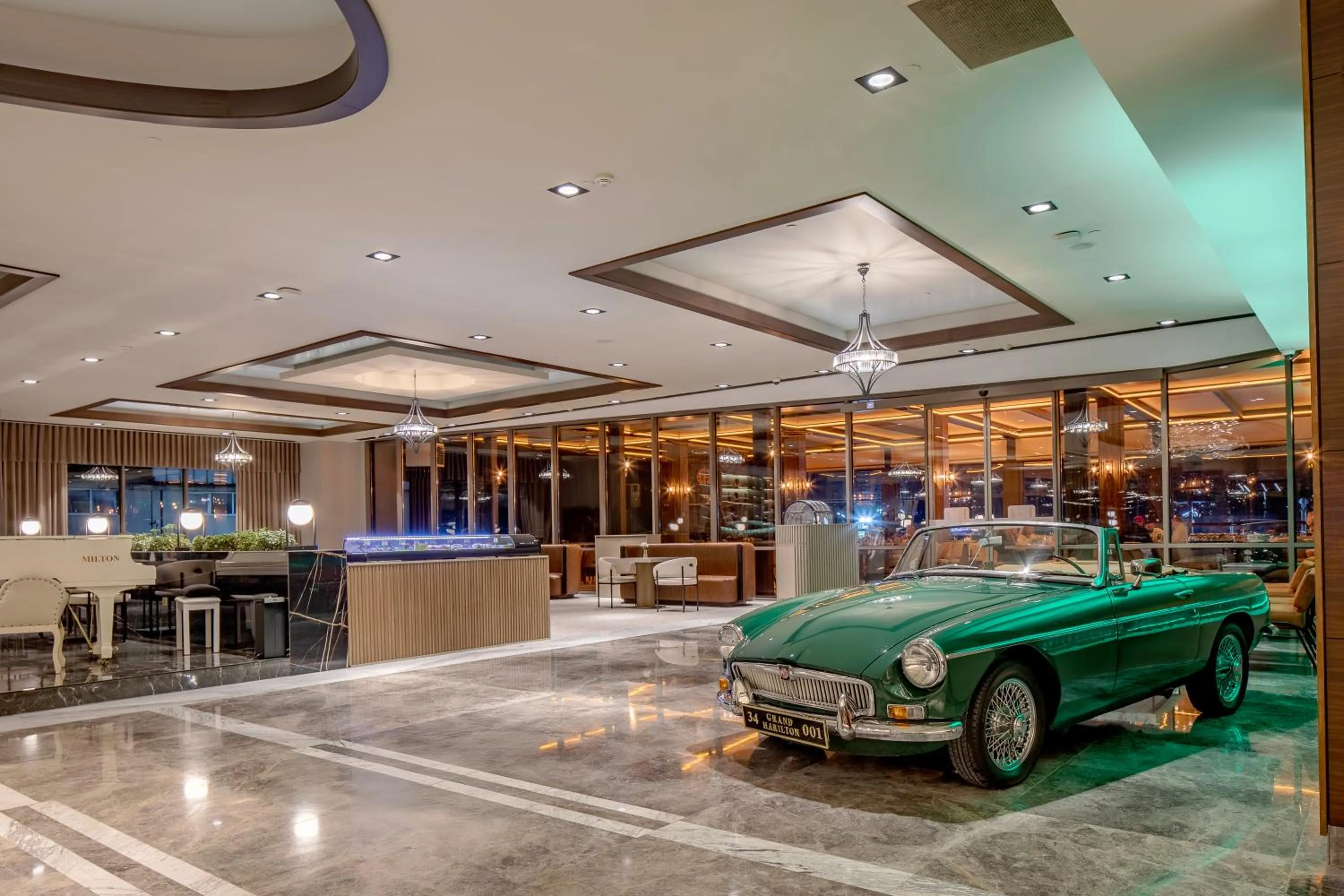 Lobby or reception in Grand Harilton Otel