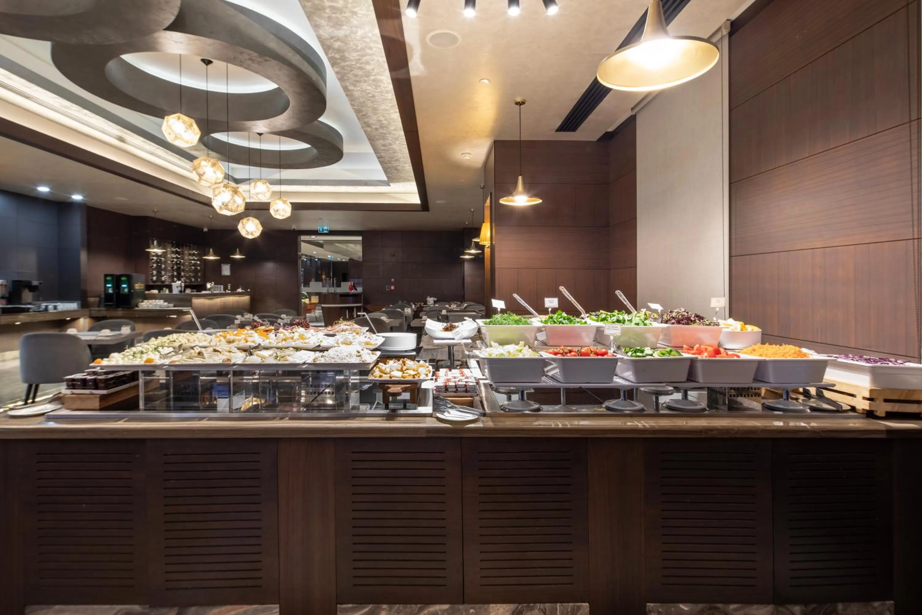 Restaurant/places to eat in Grand Harilton Otel