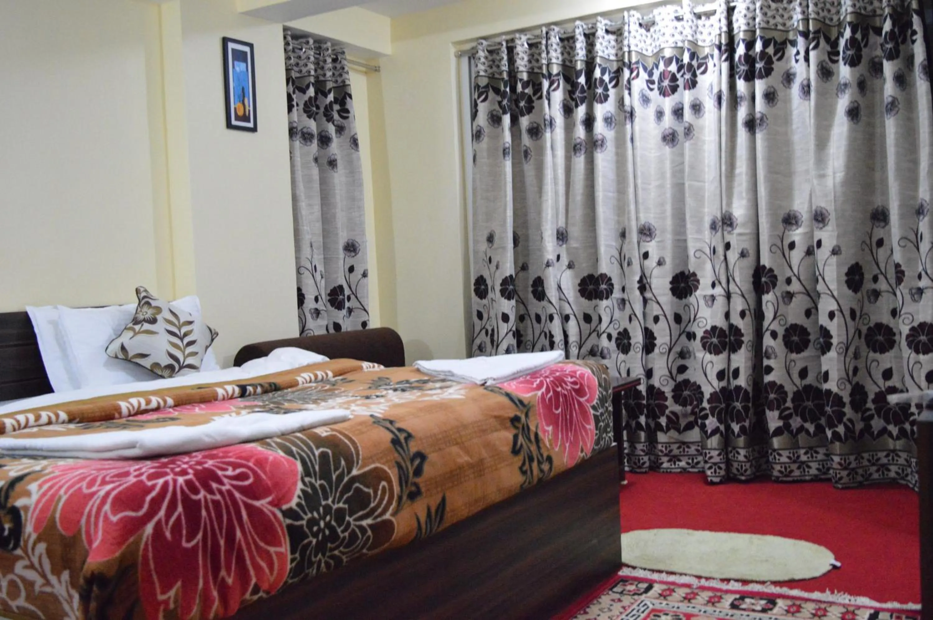 Bed in Hotel Golden Sunrise & Spa