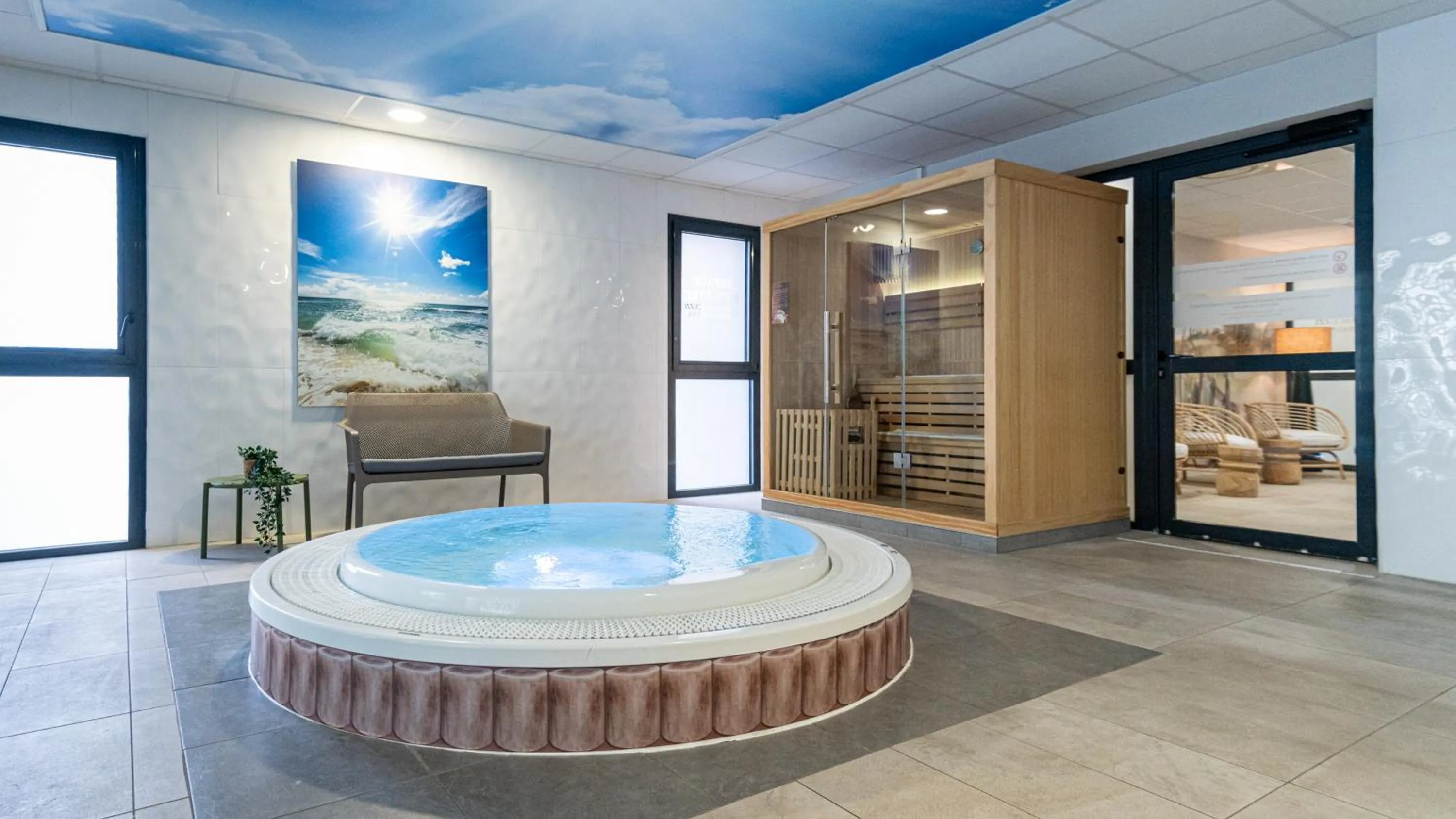 Hot Tub in Kyriad Prestige Residence & Spa Cabourg-Dives-sur-Mer