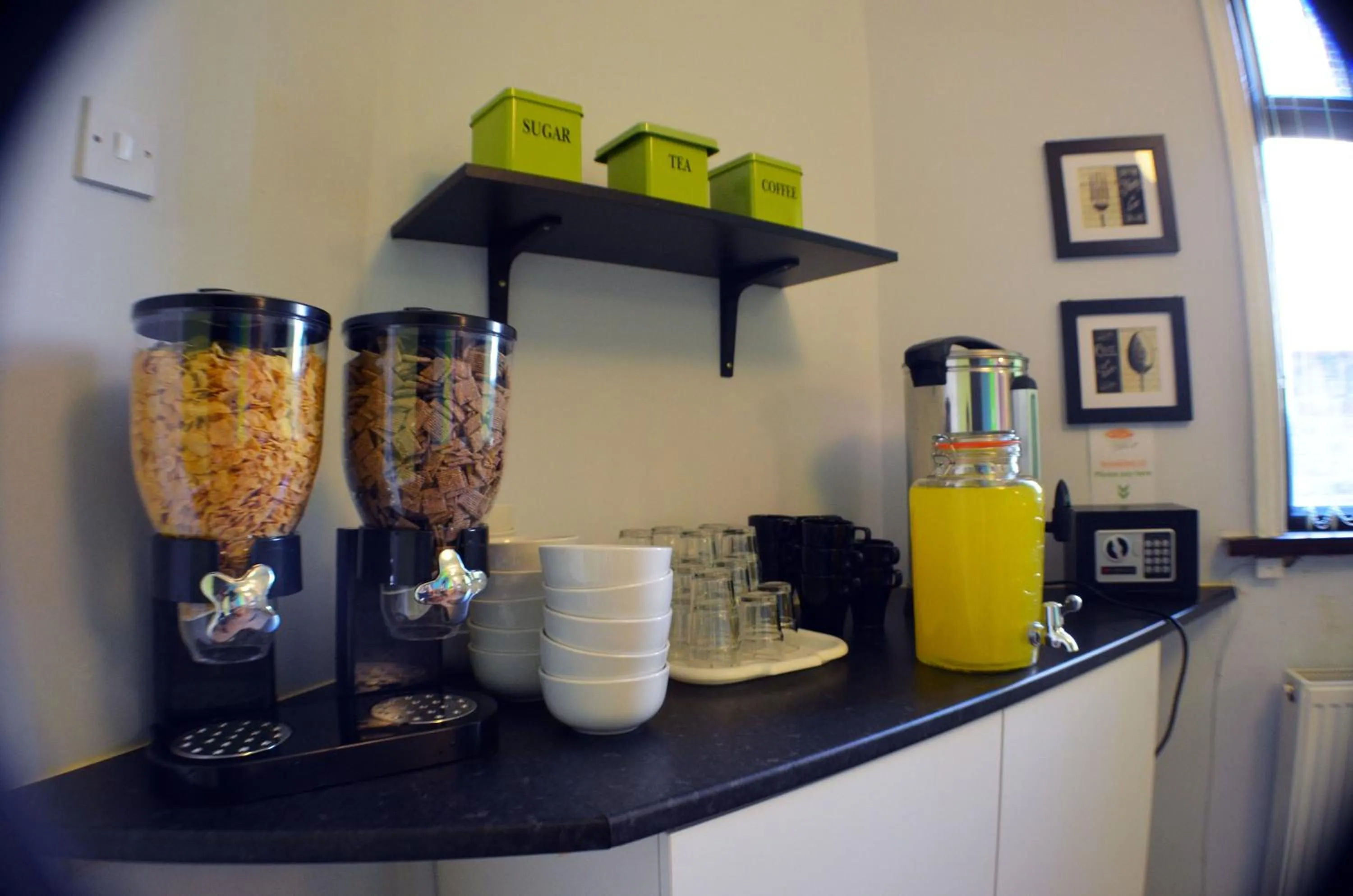 Kitchen or kitchenette in Birchfields Guest House