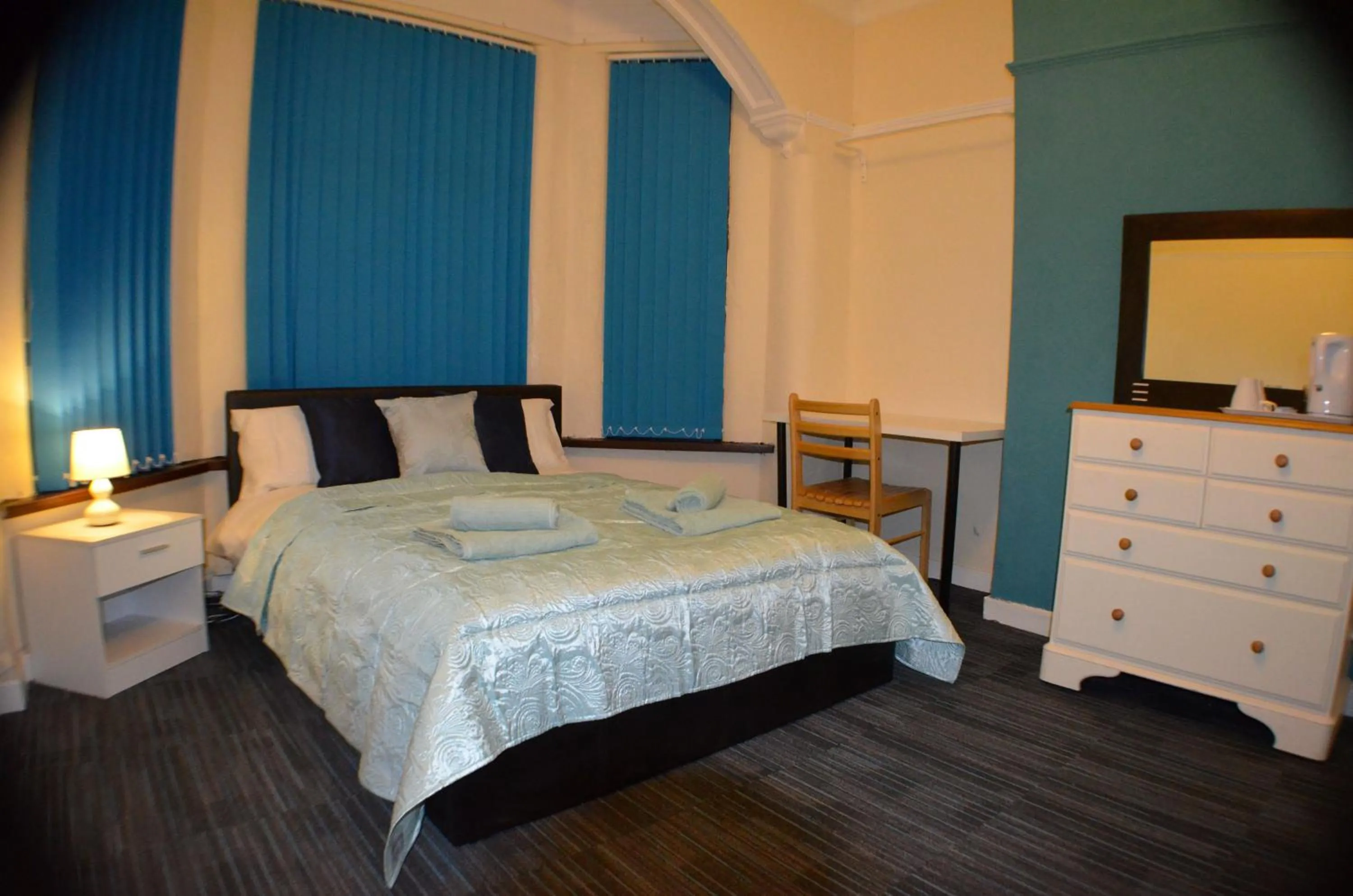 Bedroom, Bed in Birchfields Guest House