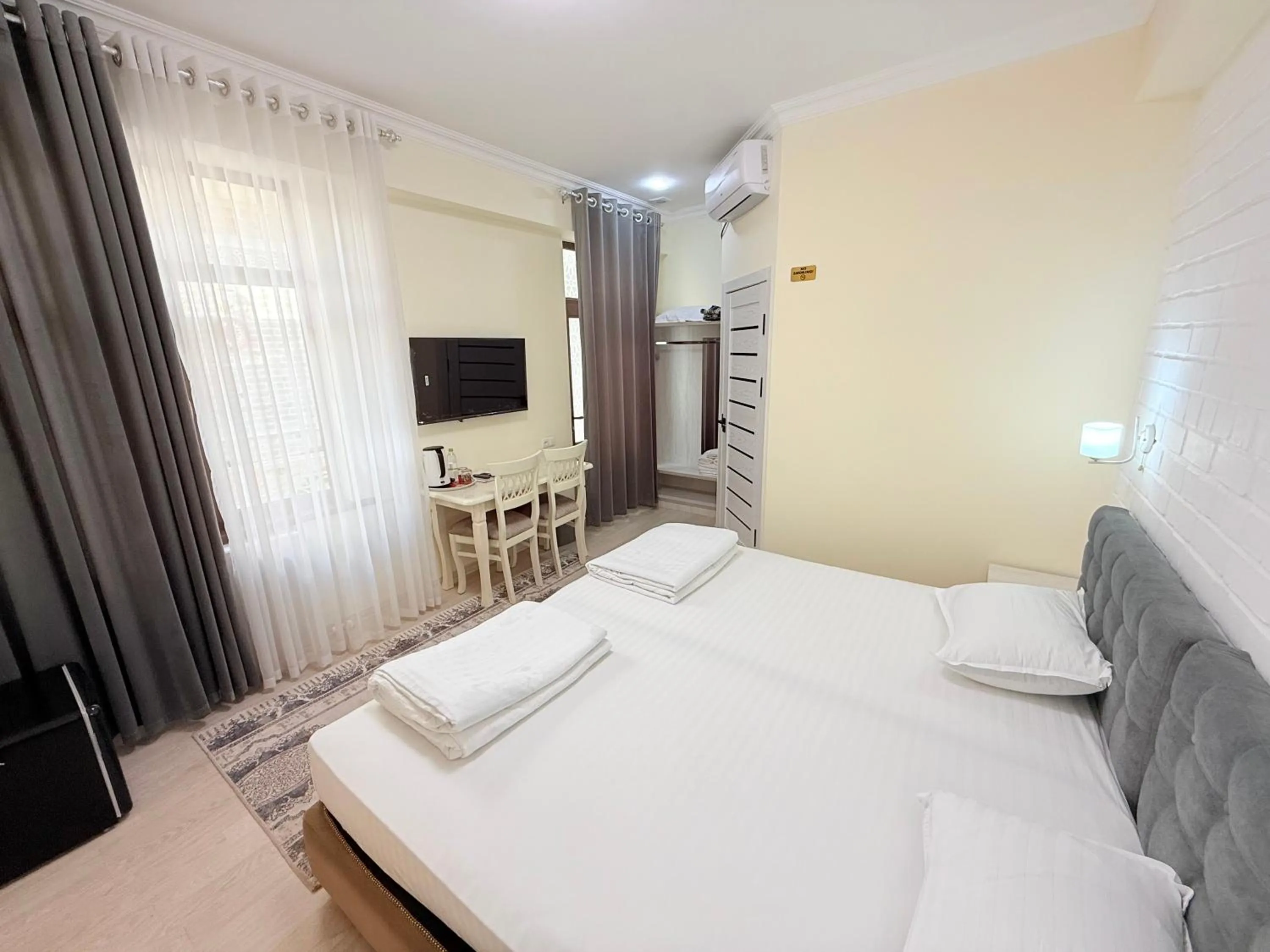 Bedroom, Bed in Samarkand Travel