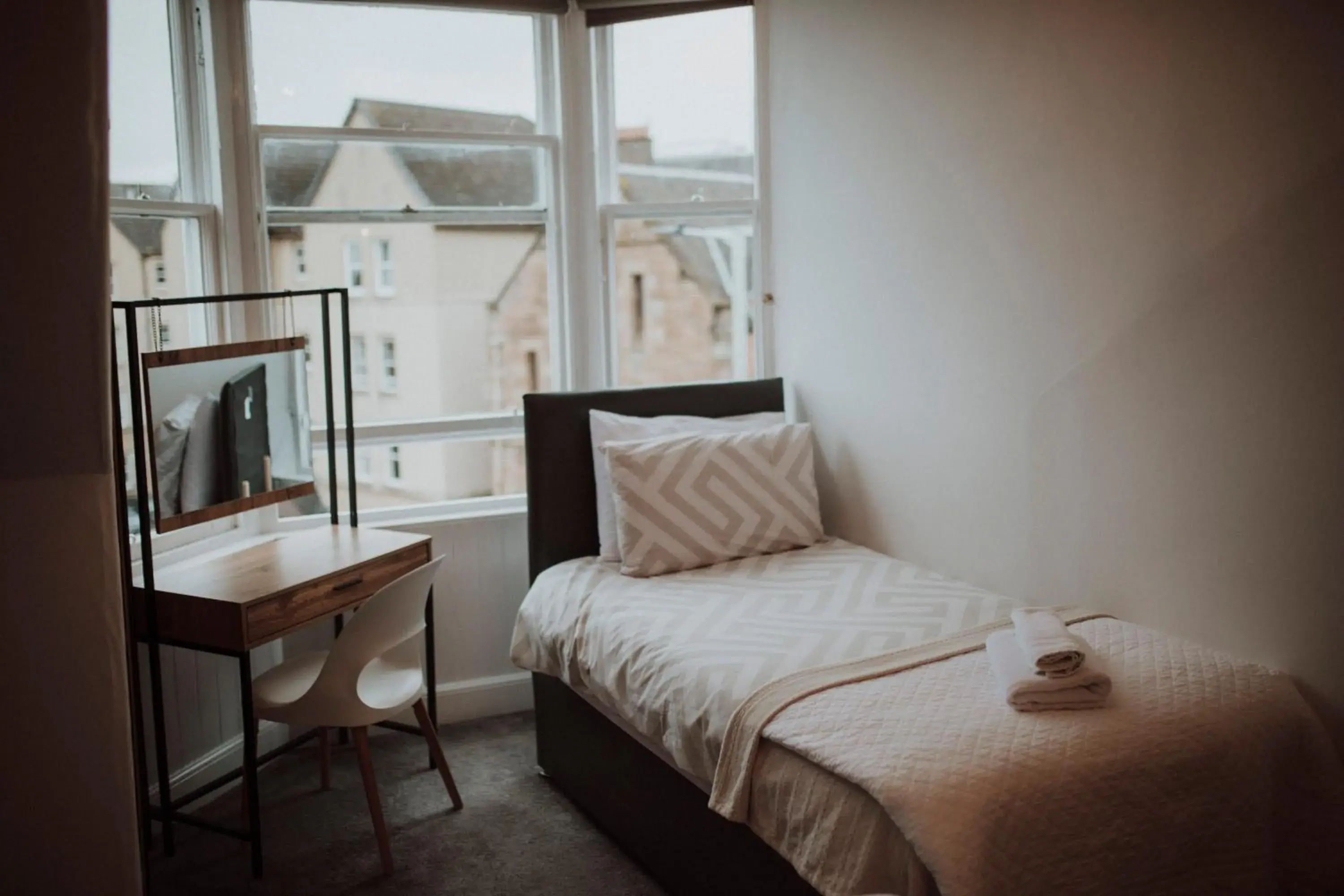 Triple Room in 16 Pilrig Guest House Triple Room in 16 Pilrig Guest House