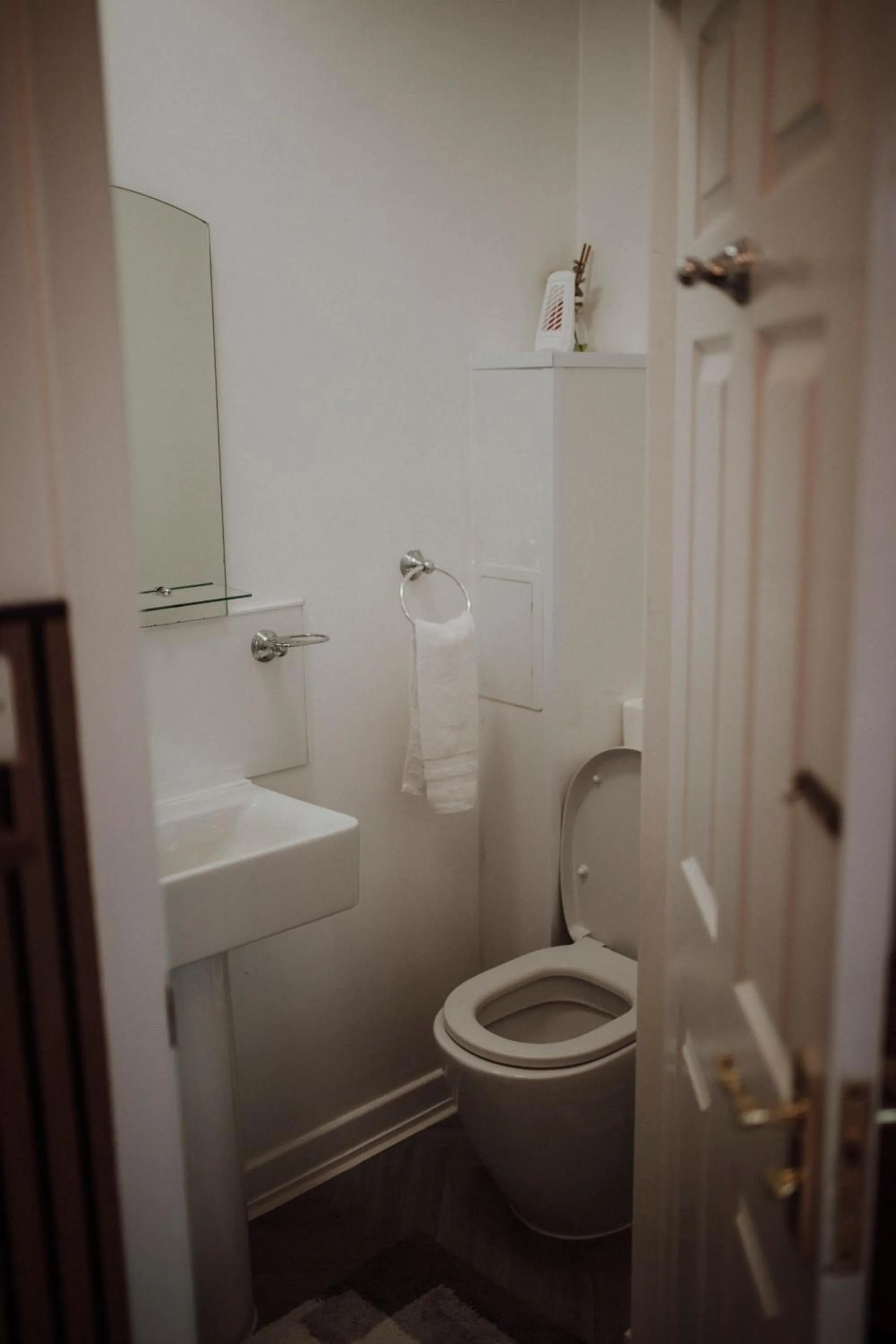 Shower in 16 Pilrig Guest House