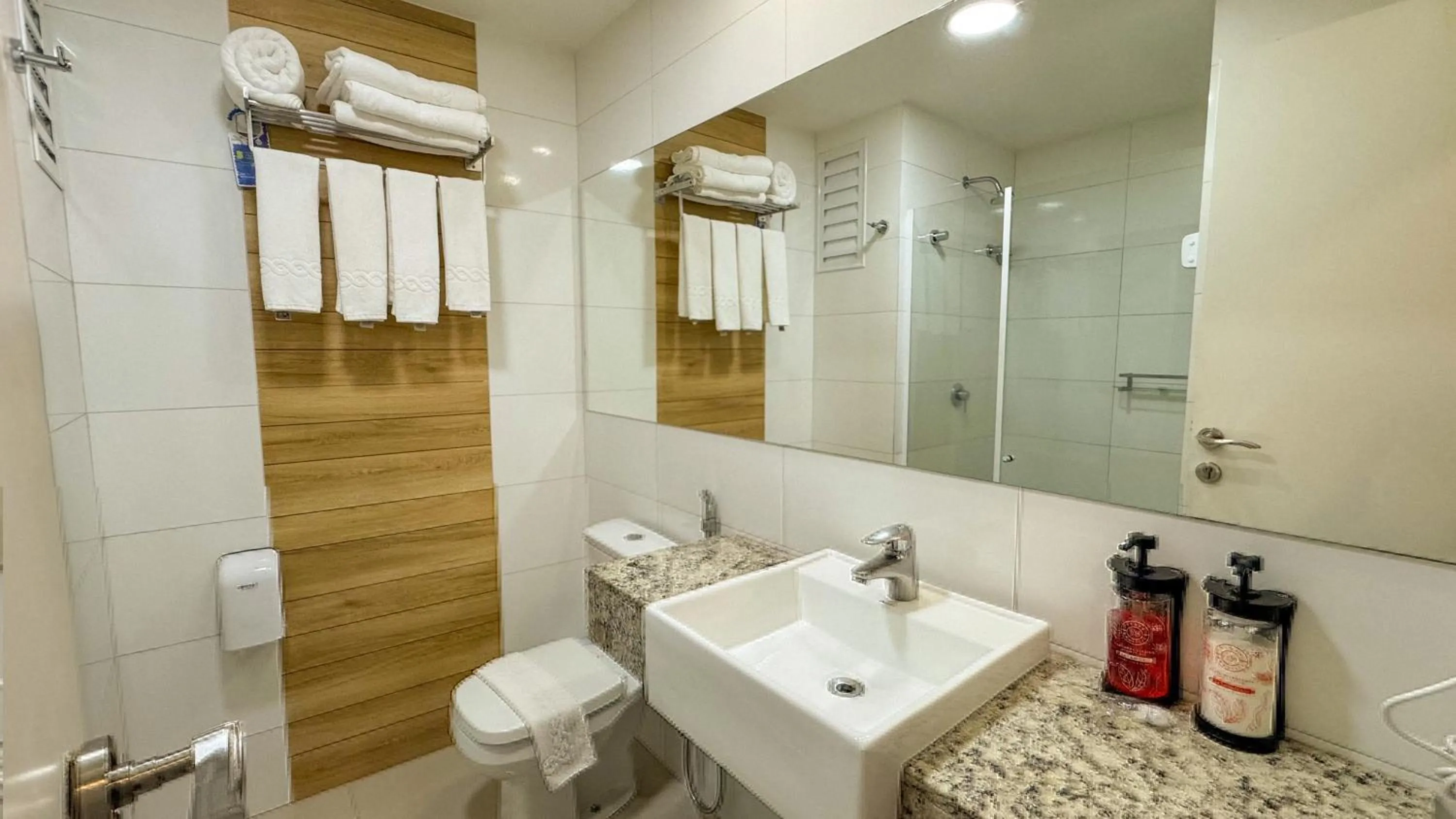 Bathroom in Vivaz Cataratas Hotel Resort