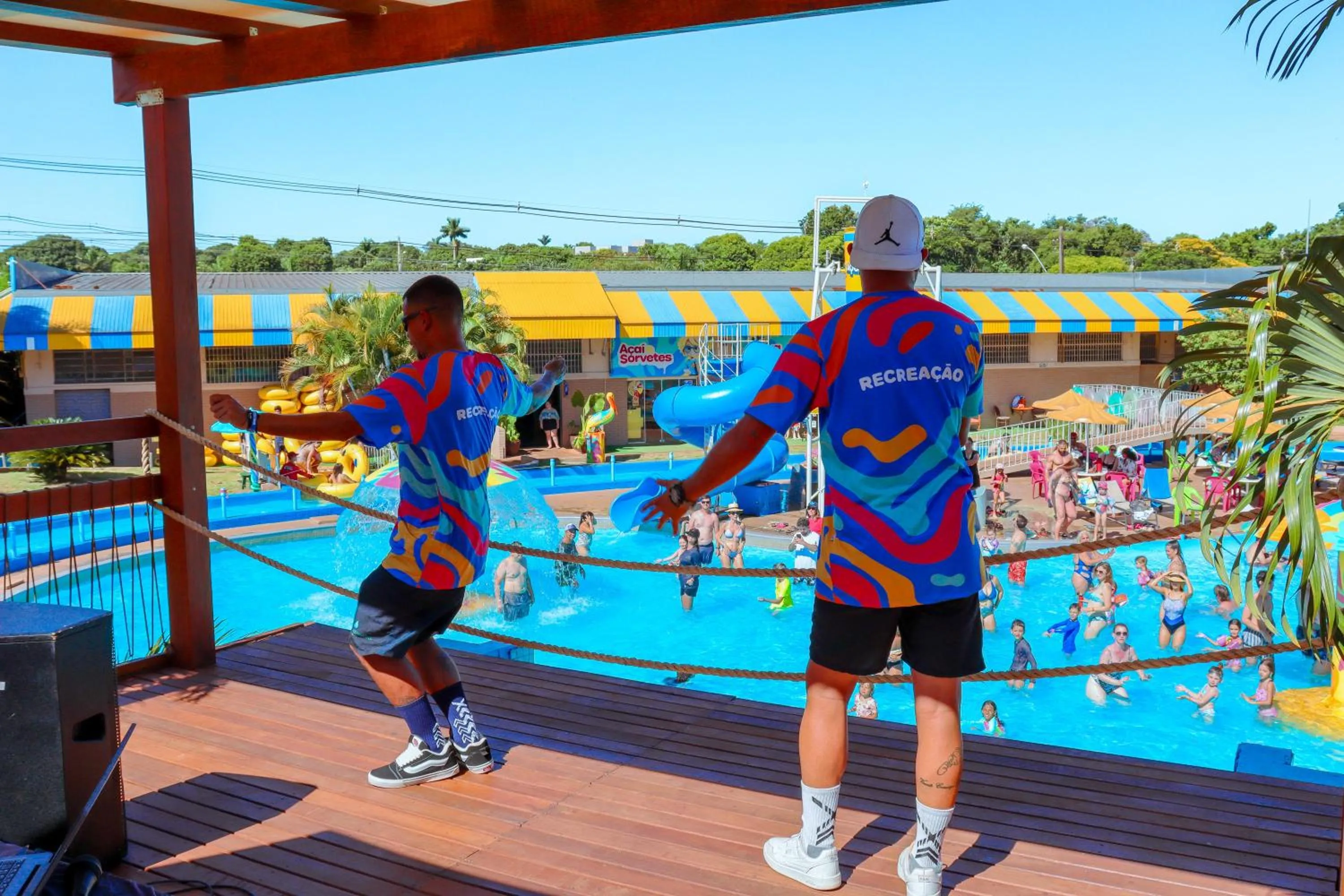 People in Vivaz Cataratas Hotel Resort