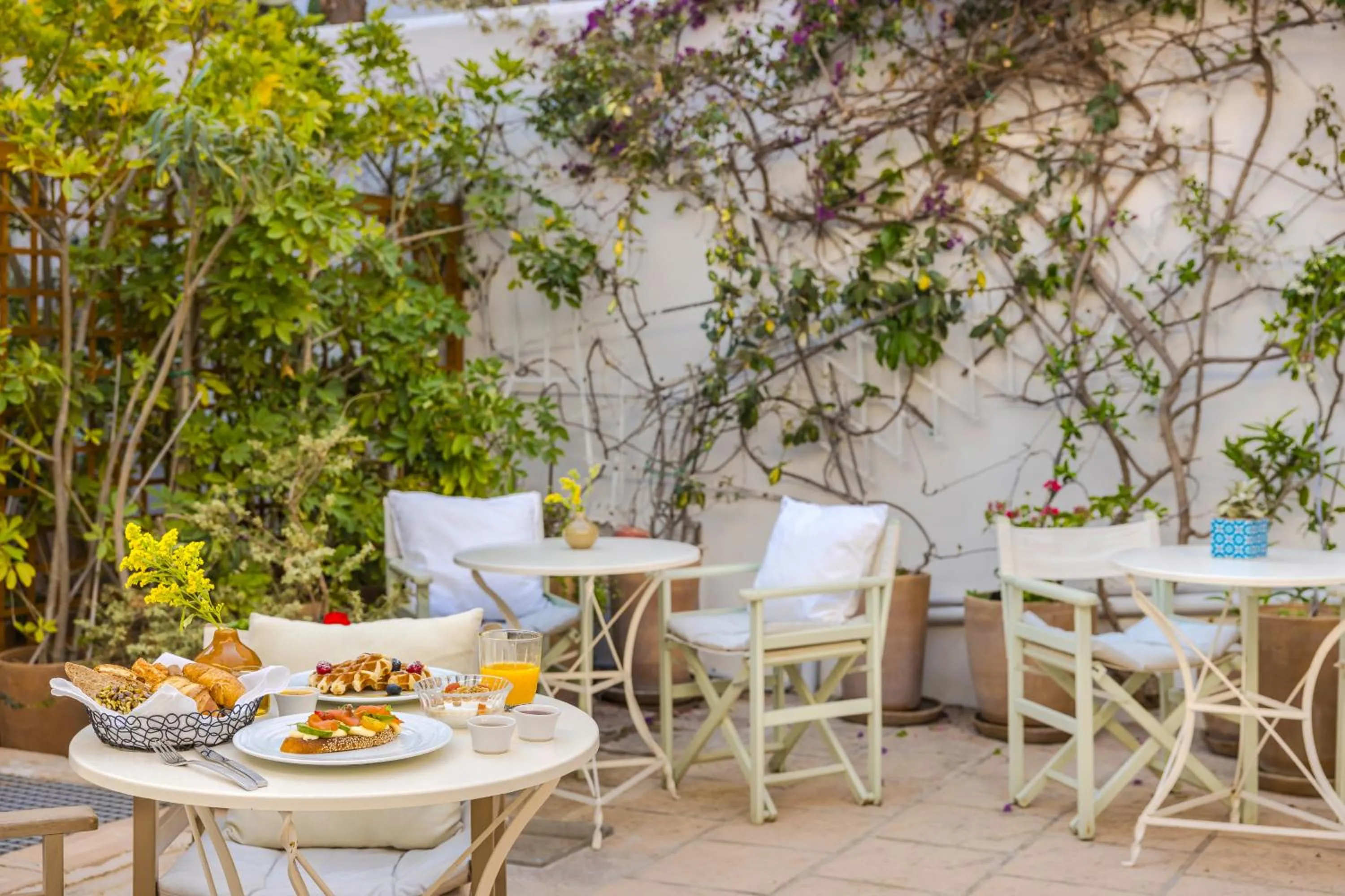 Breakfast in Hydra Hotel