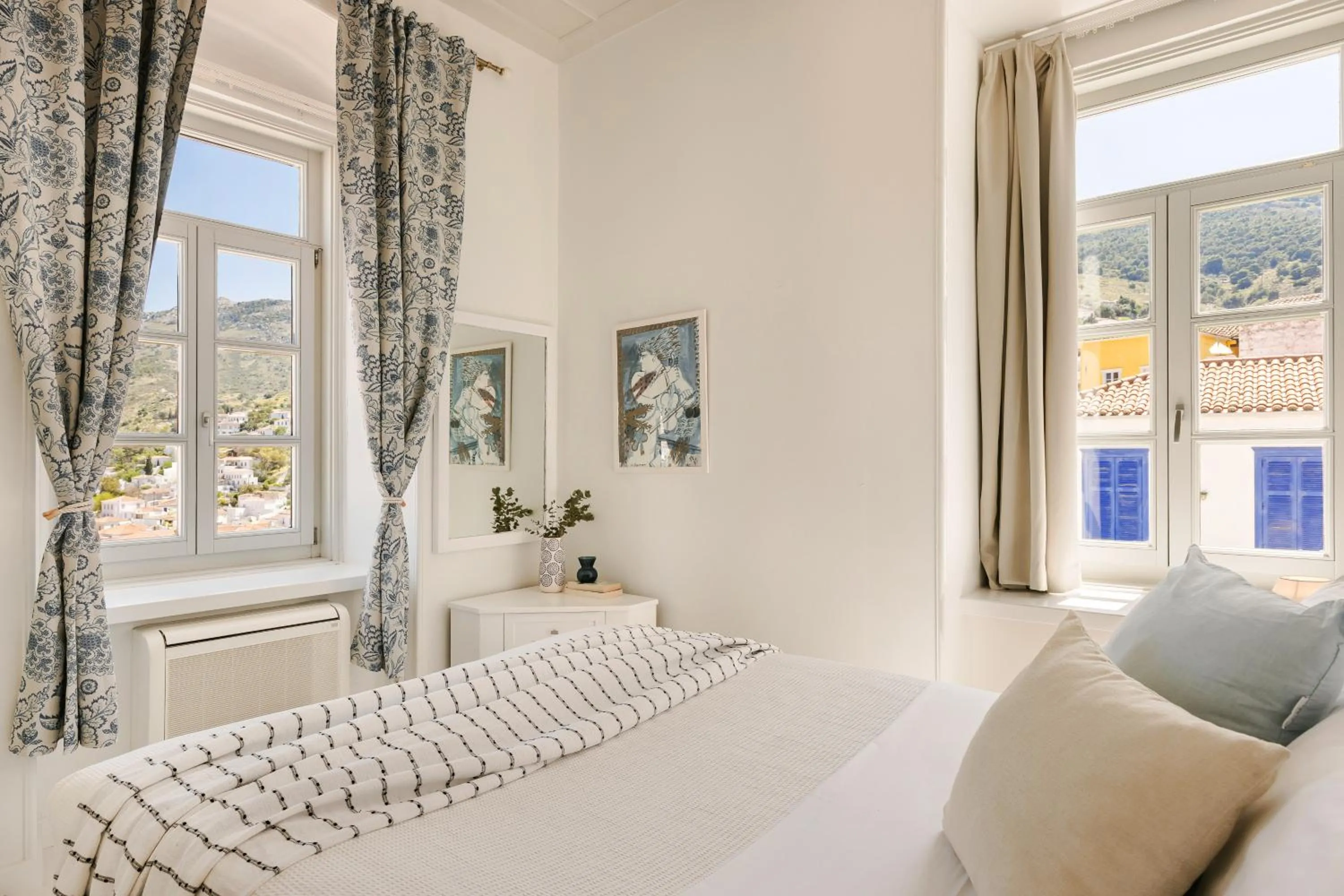 Bedroom, Bed in Hydra Hotel