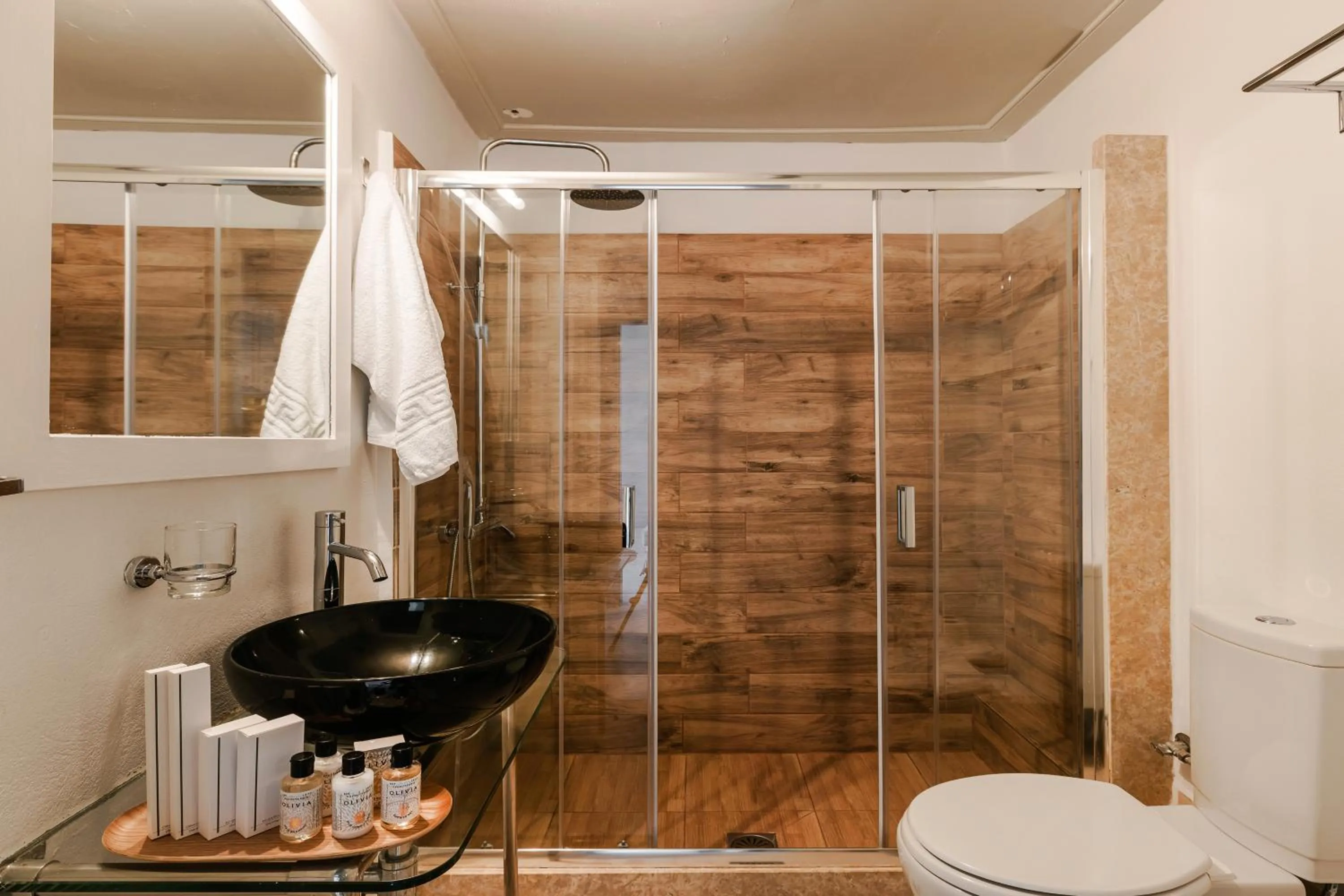 Bathroom in Hydra Hotel