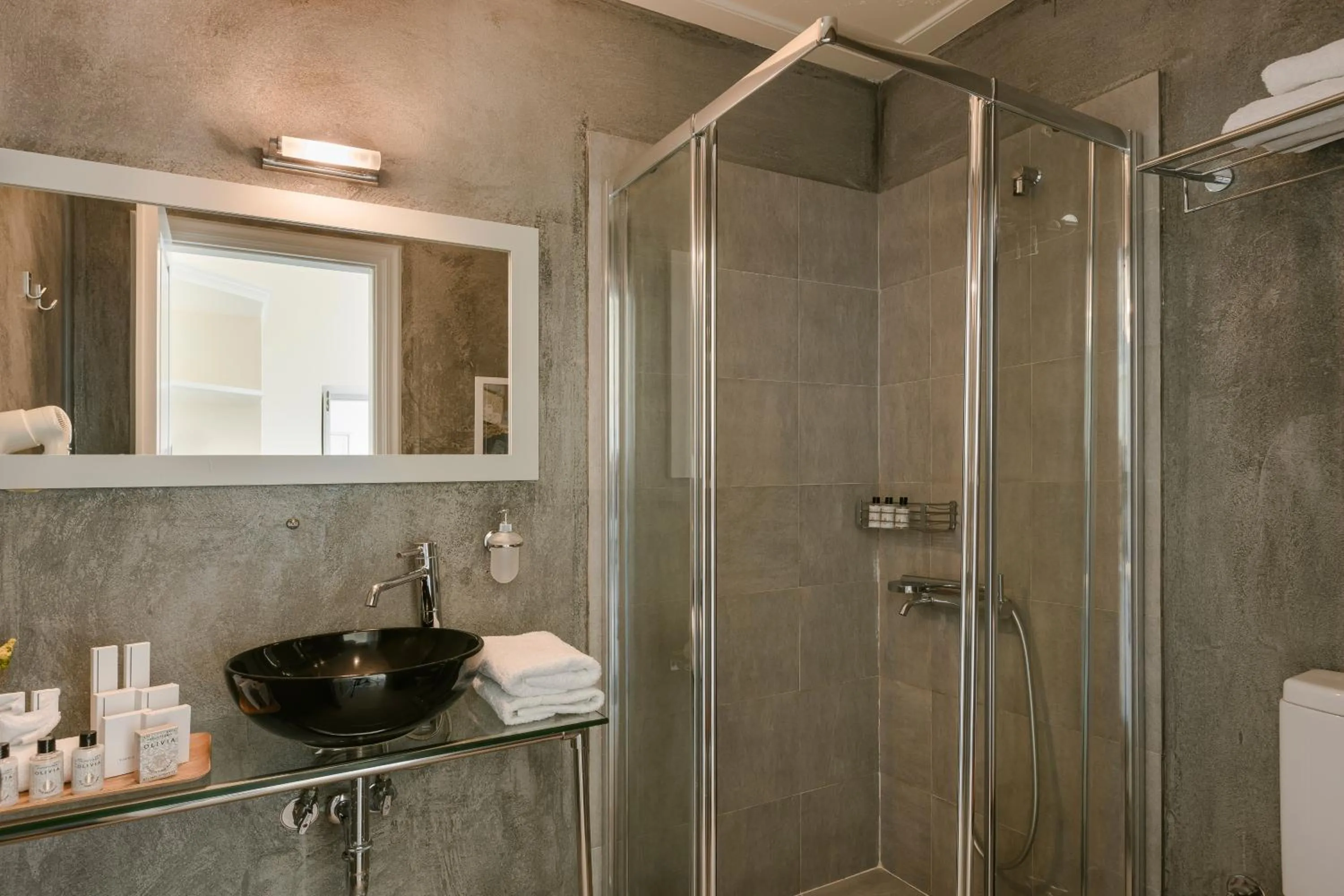 Bathroom in Hydra Hotel