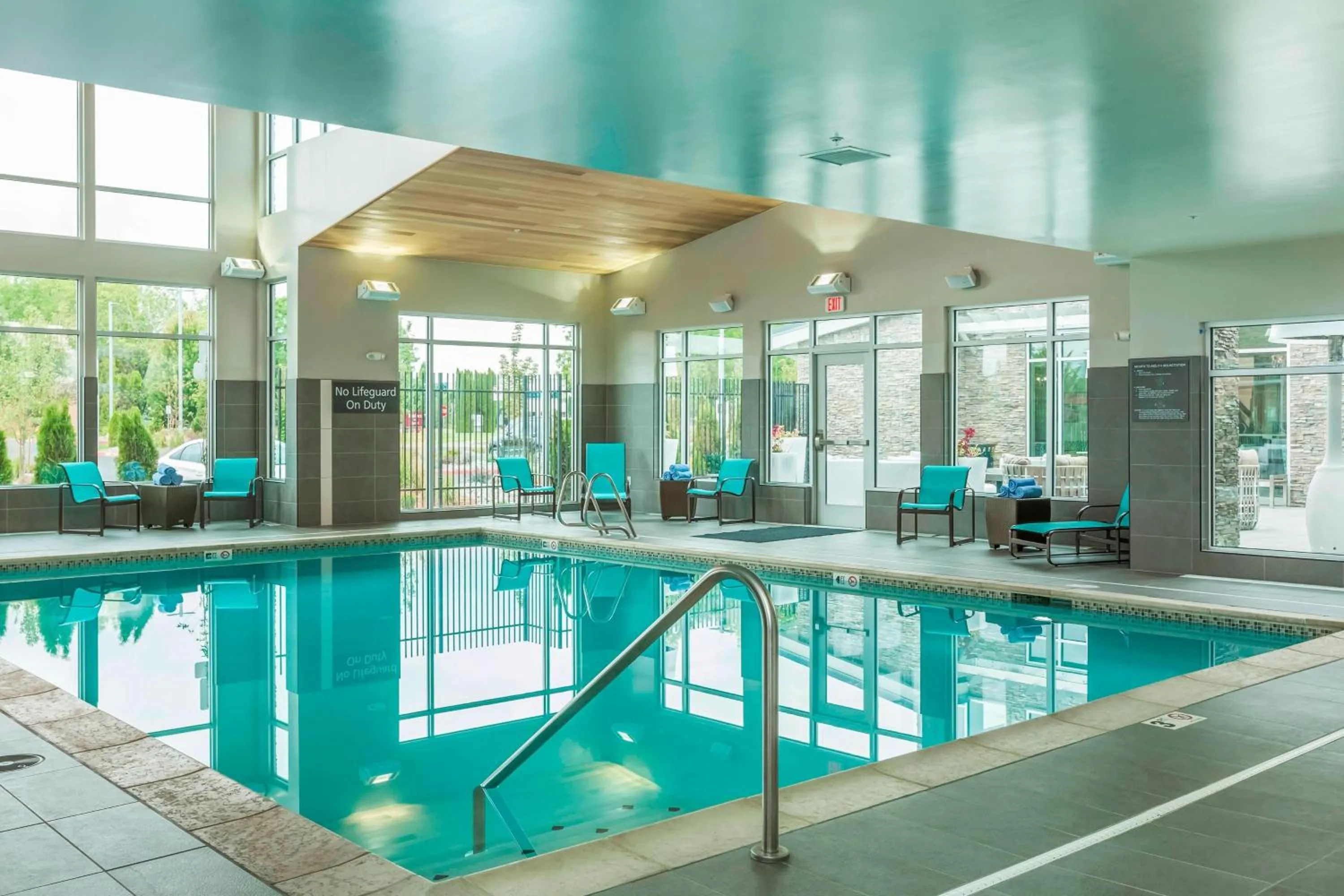 Swimming pool in Residence Inn by Marriott Portland Hillsboro/Brookwood