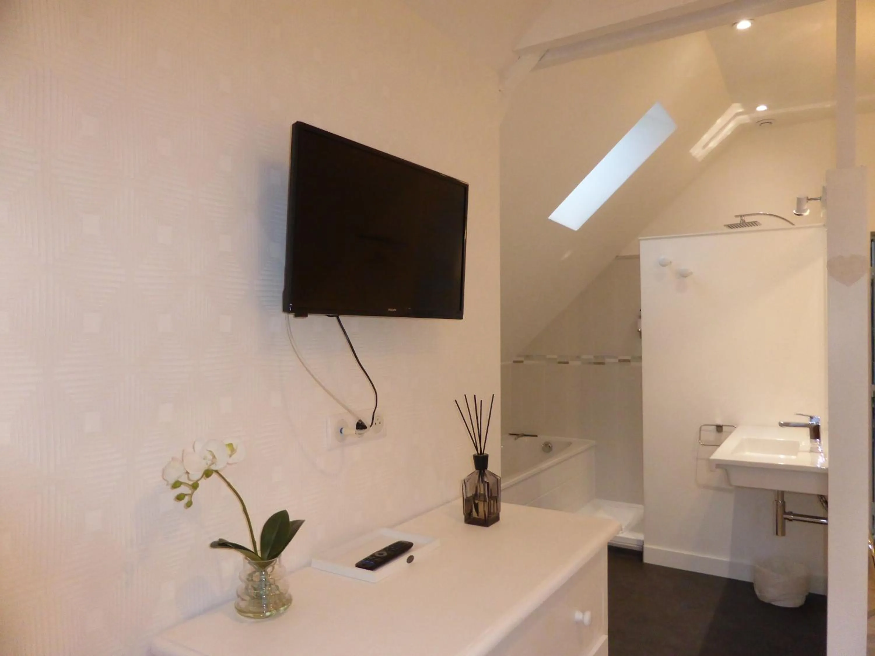 Shower in Chambres D´Hôtes Herbes Folles