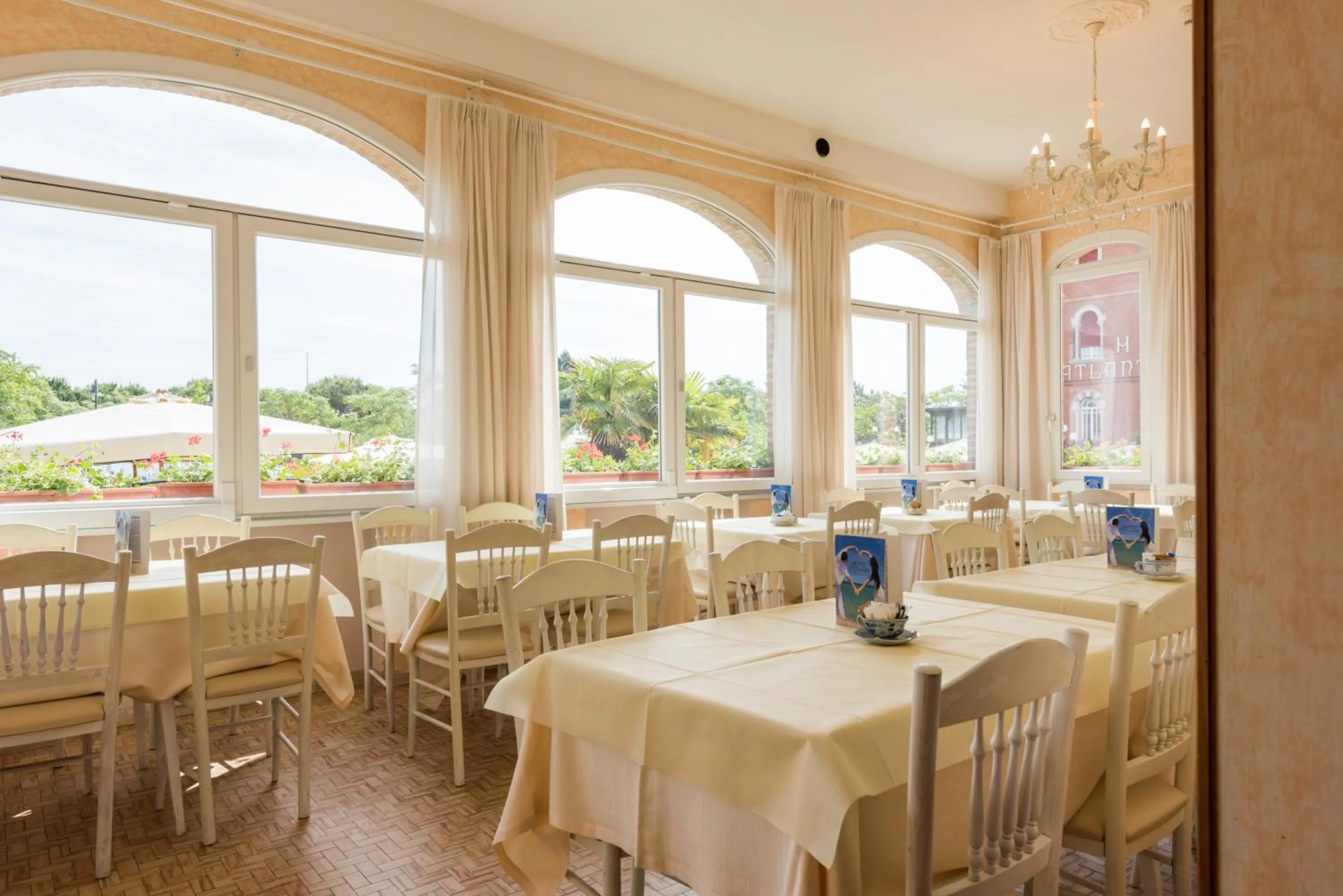 Area and facilities in Hotel Stefania