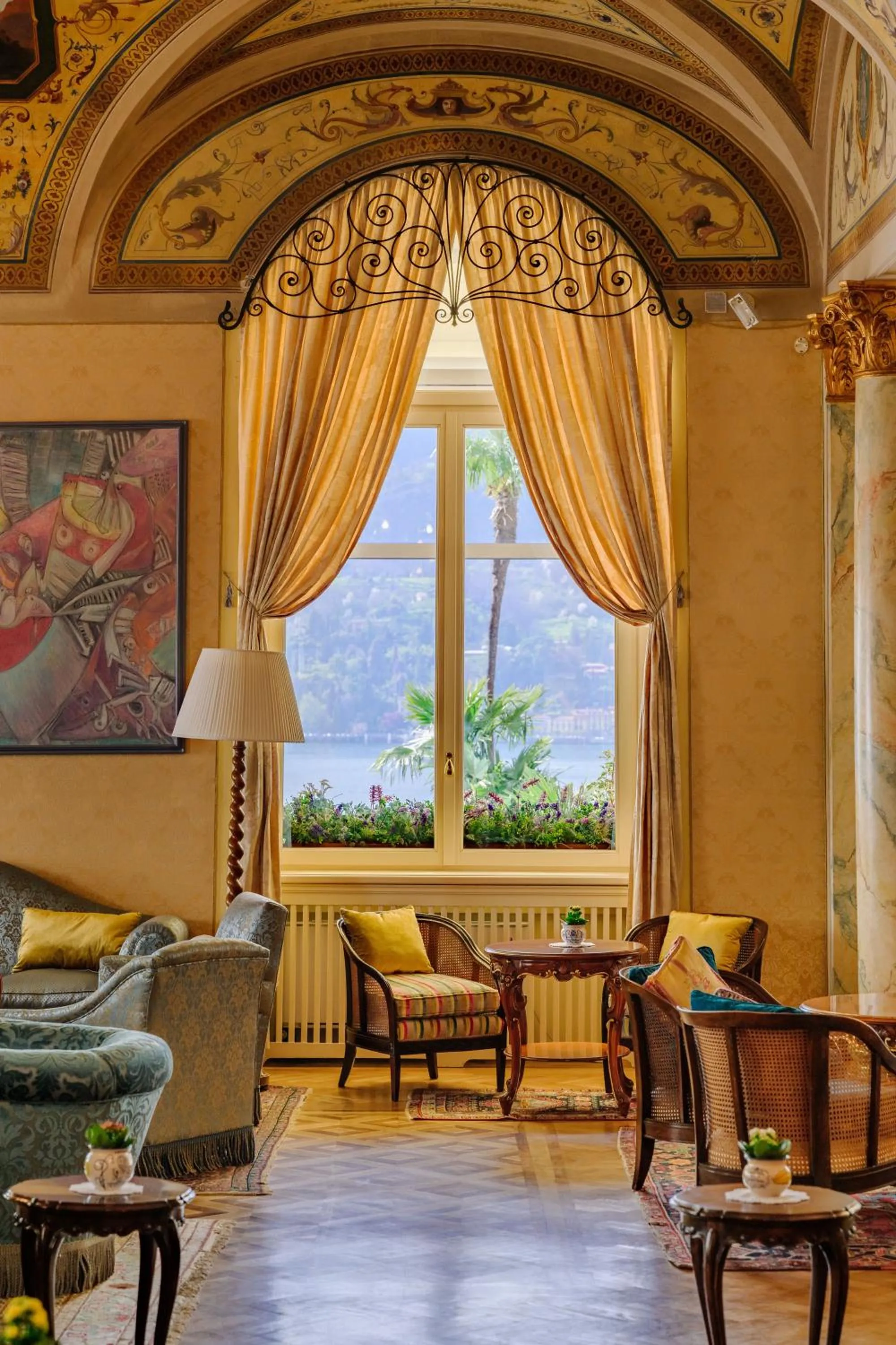 Communal lounge/ TV room in Grand Hotel Villa Serbelloni - A Legendary Hotel
