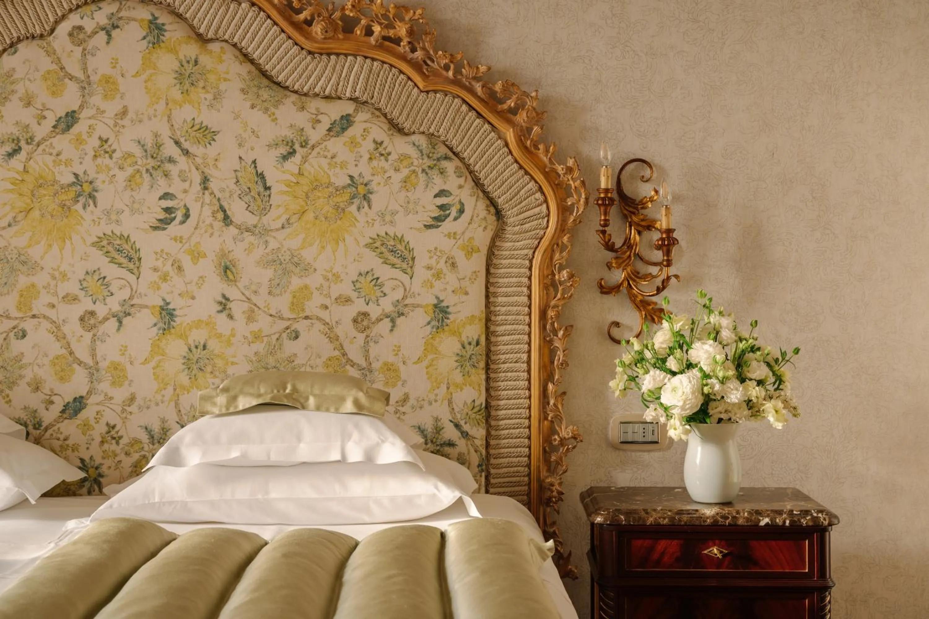 Bed in Grand Hotel Villa Serbelloni - A Legendary Hotel