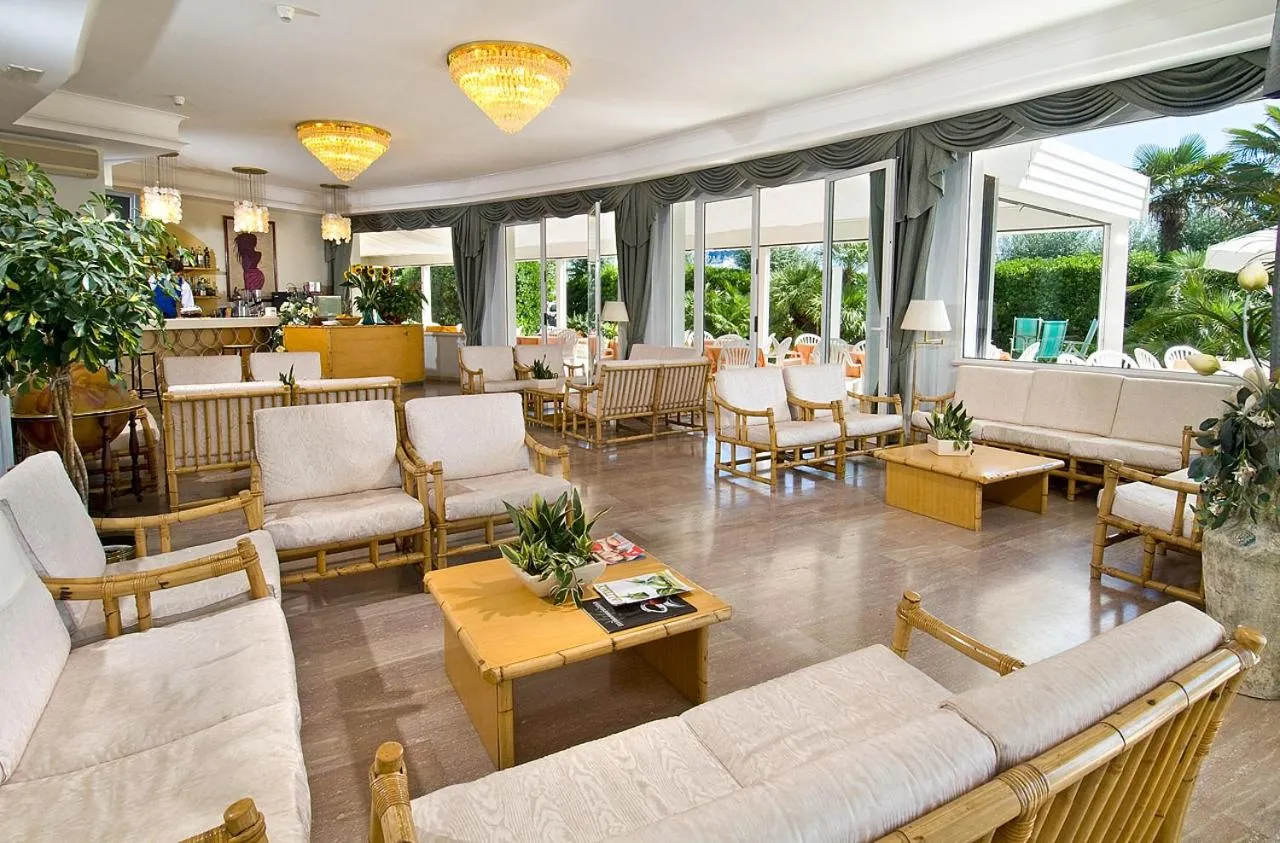 Lounge or bar in Hotel Oriente