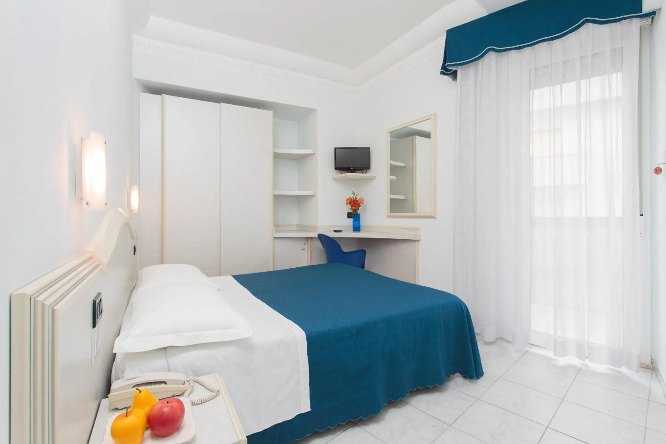 Street view, Bed in Hotel Oriente