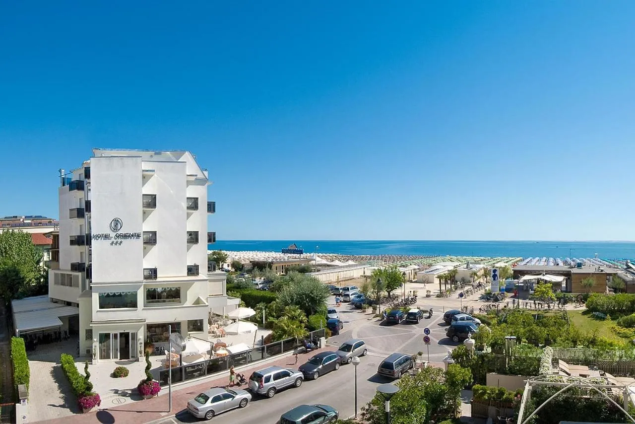 Property building in Hotel Oriente