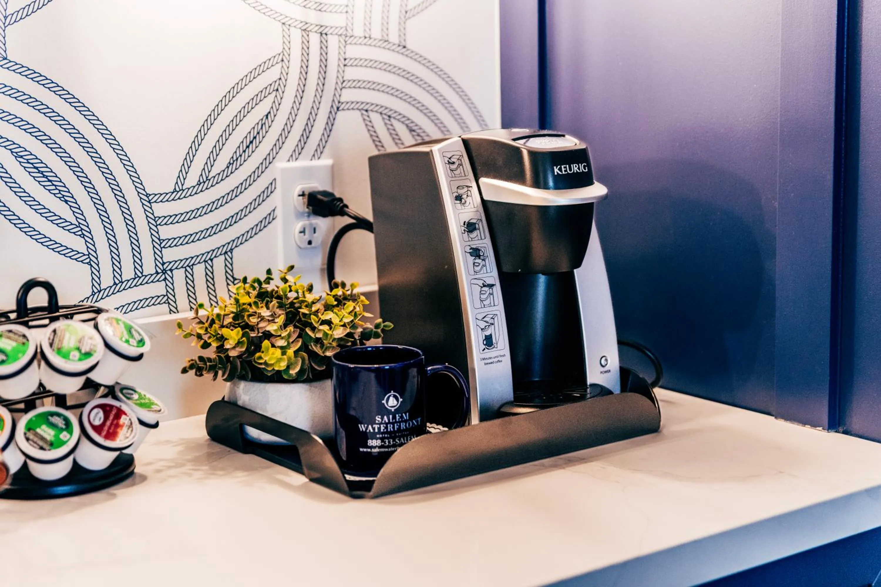 Coffee/tea facilities in Salem Waterfront Hotel & Suites