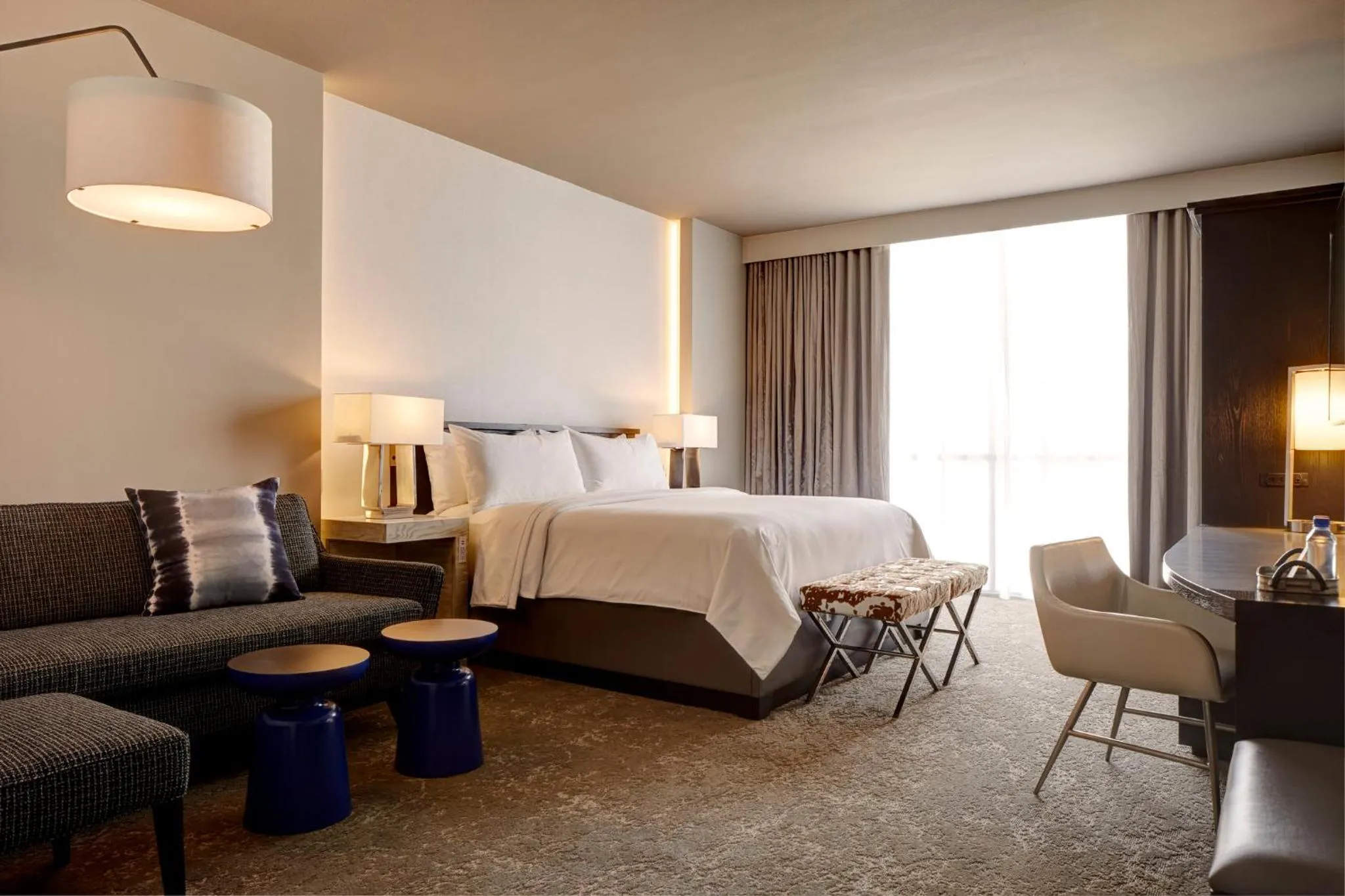 Photo of the whole room, Bed in Archer Hotel Austin