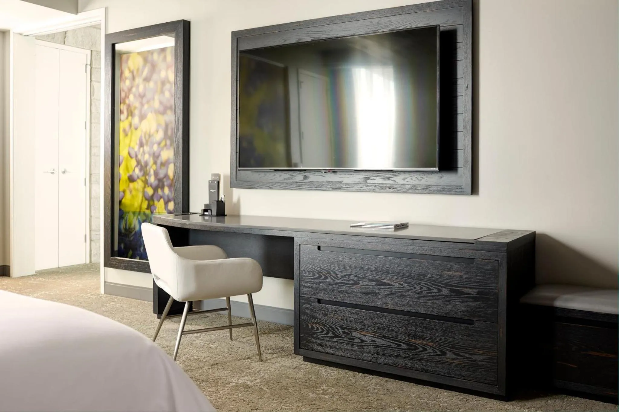 Photo of the whole room, Bed in Archer Hotel Austin