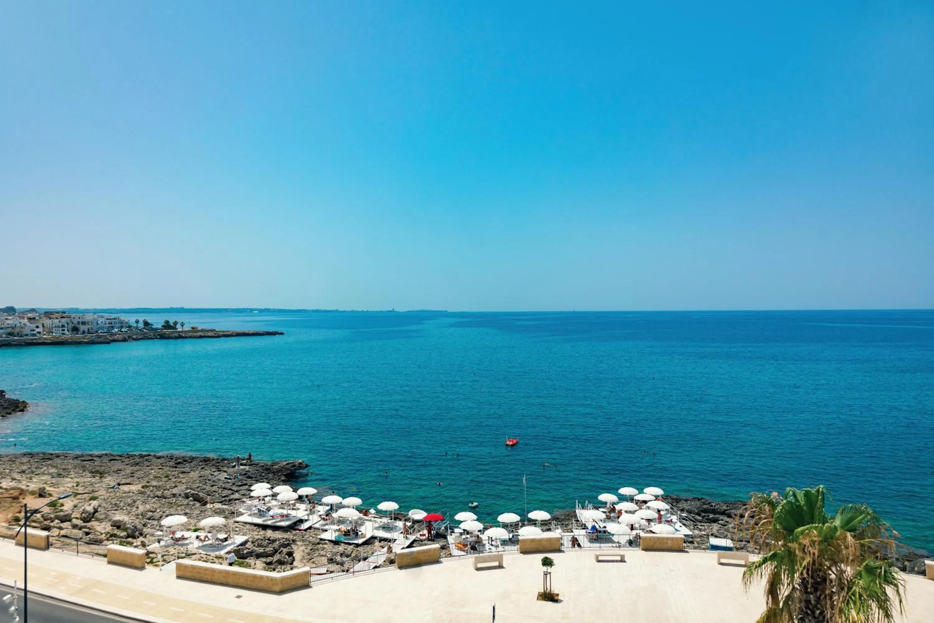 Beach in Grand Hotel Riviera - CDSHotels