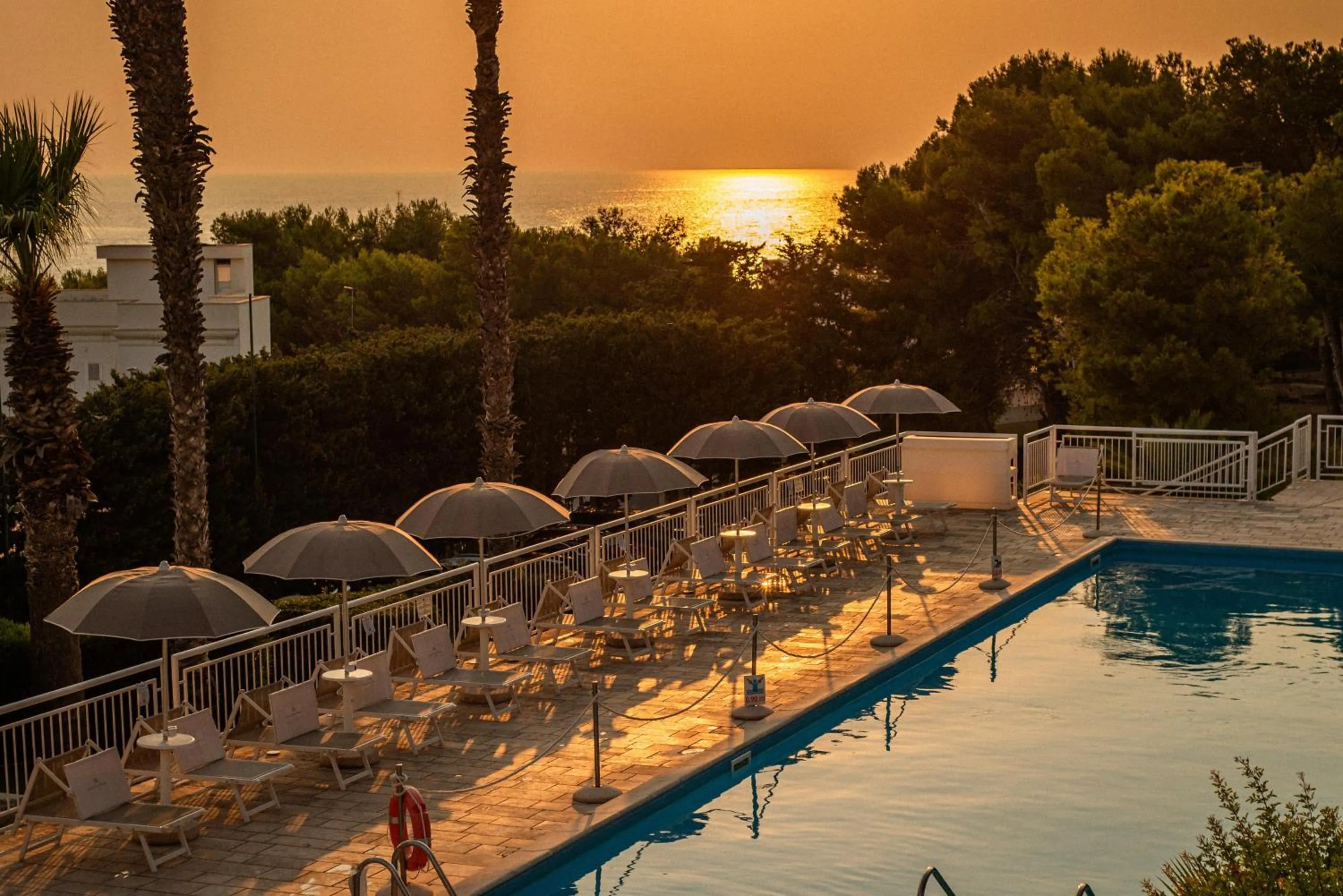 Swimming pool in Grand Hotel Riviera - CDSHotels