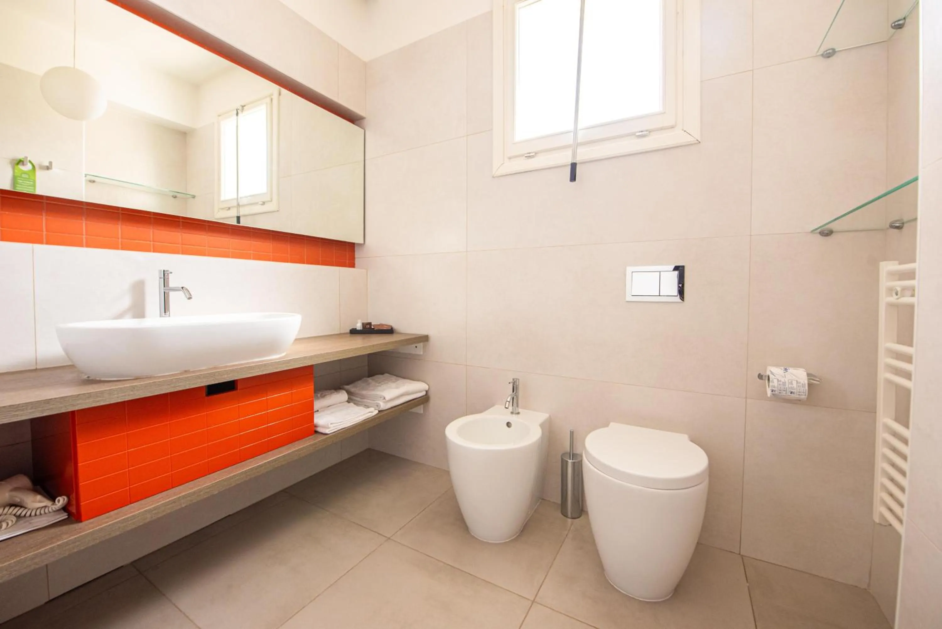 Shower in Grand Hotel Riviera - CDSHotels