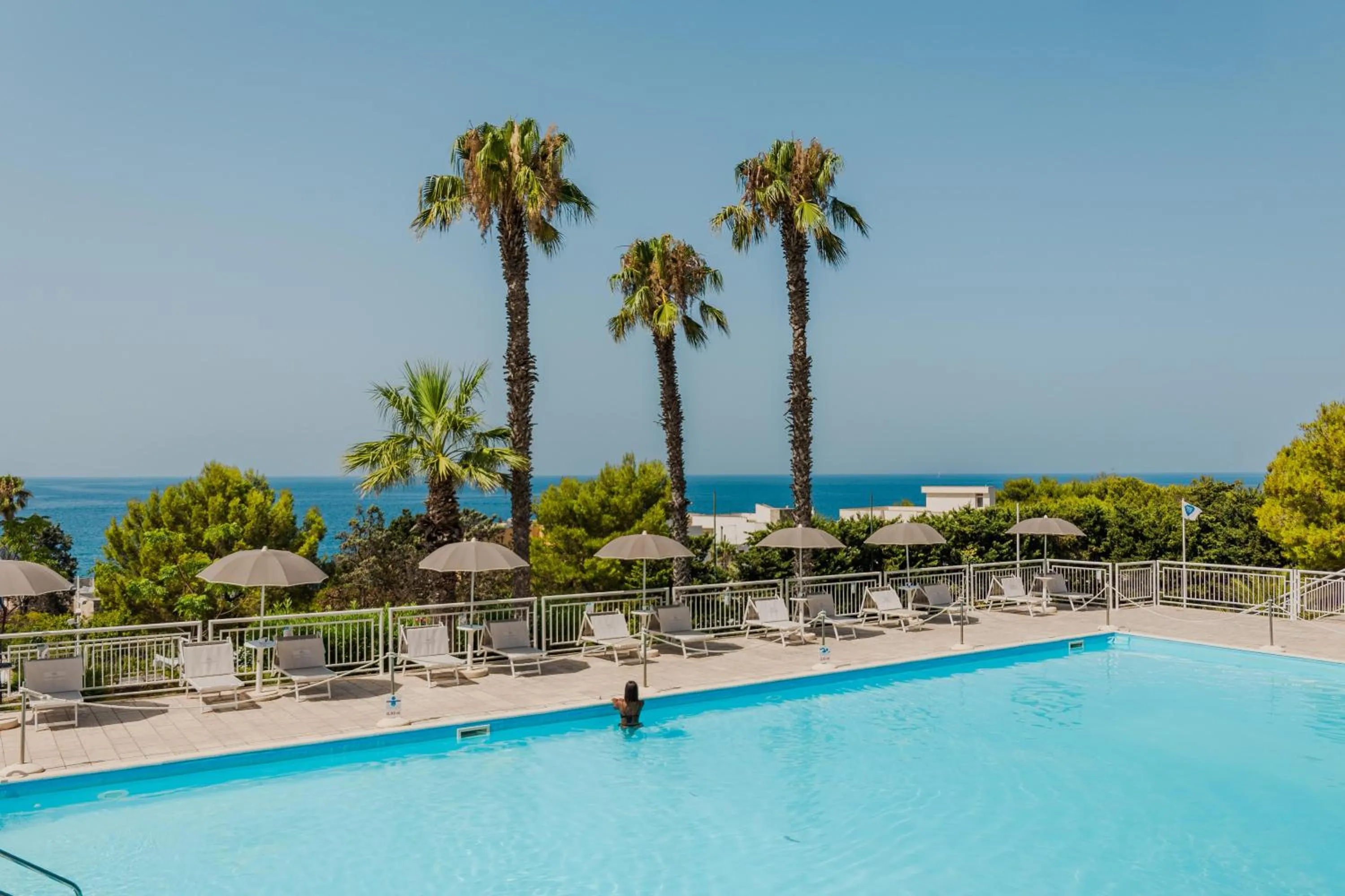 Swimming pool in Grand Hotel Riviera - CDSHotels