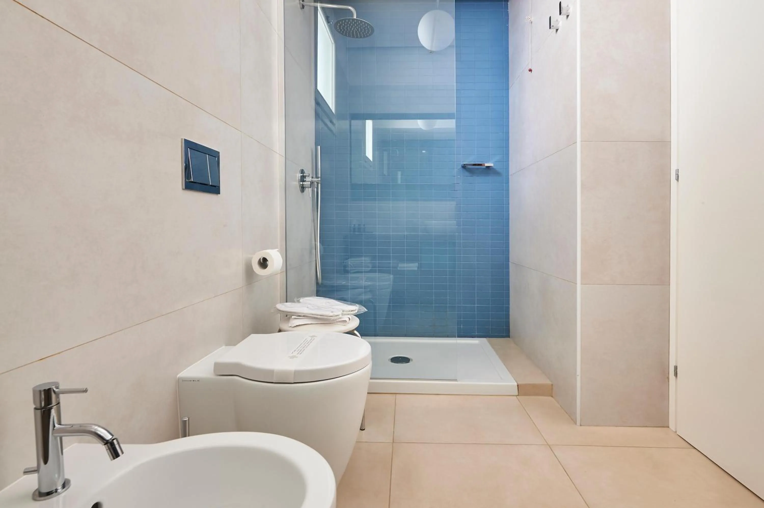 Shower in Grand Hotel Riviera - CDSHotels