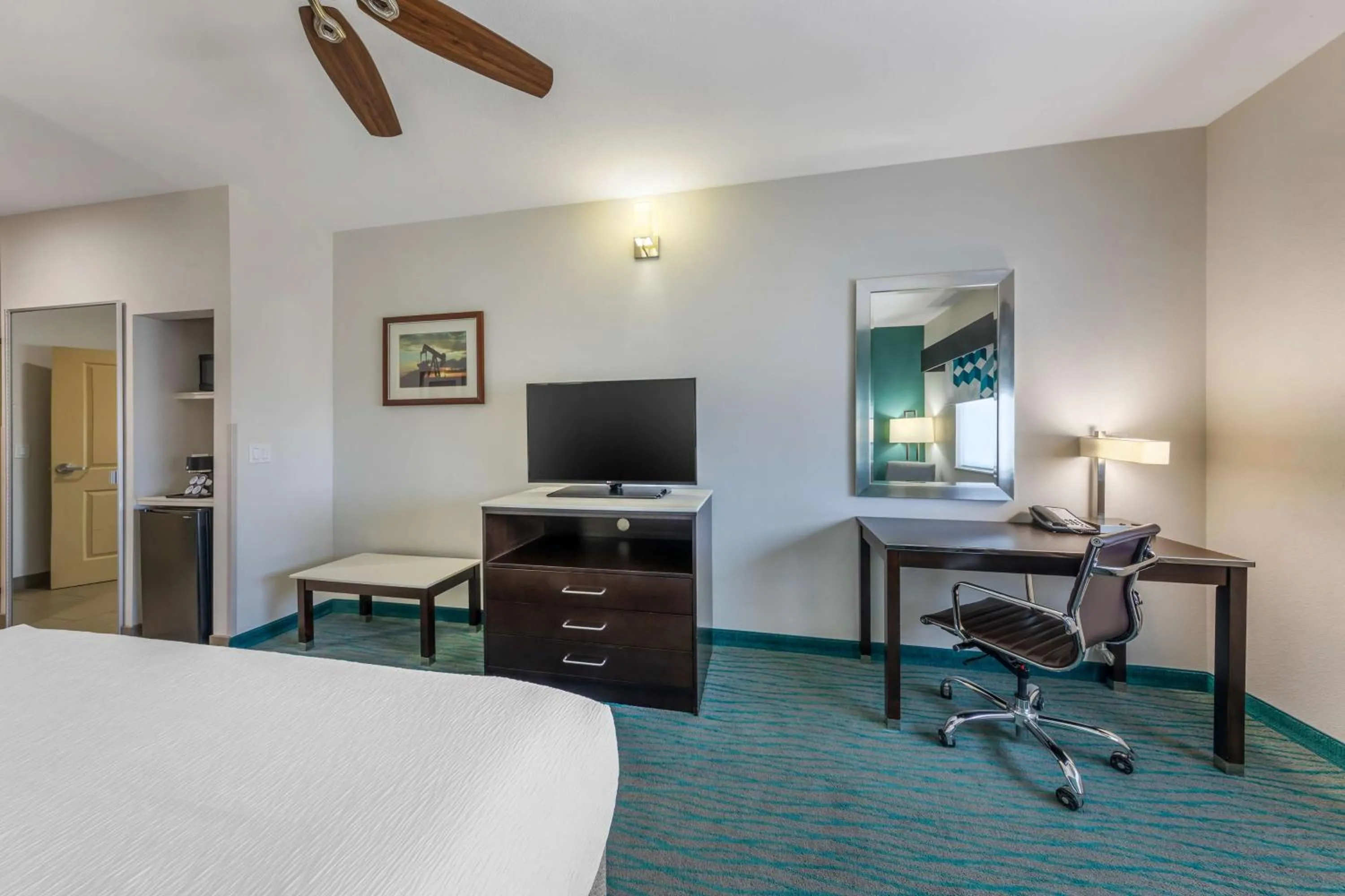 Bedroom, Bed in Best Western Plus Taft Inn