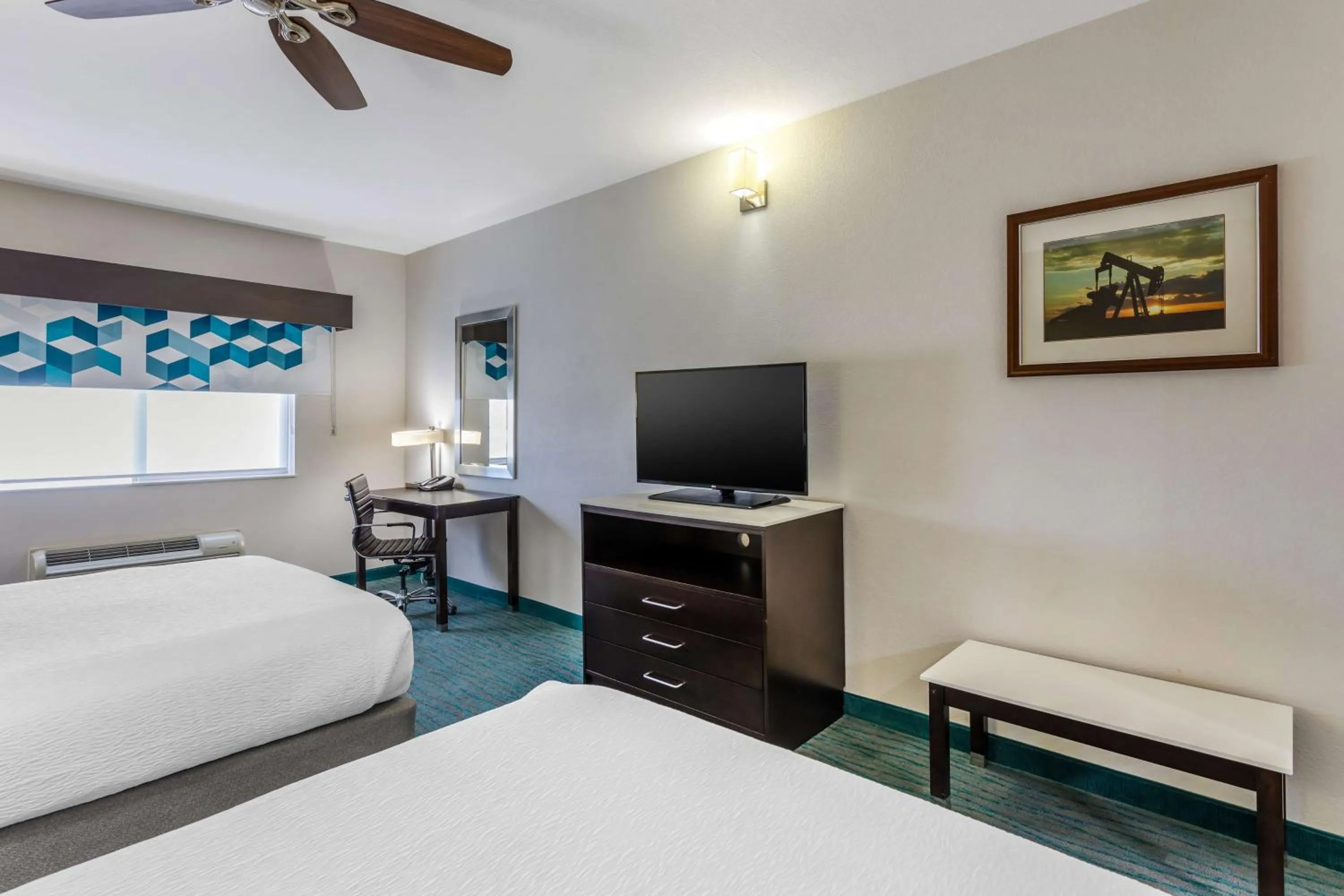 Bedroom, Bed in Best Western Plus Taft Inn