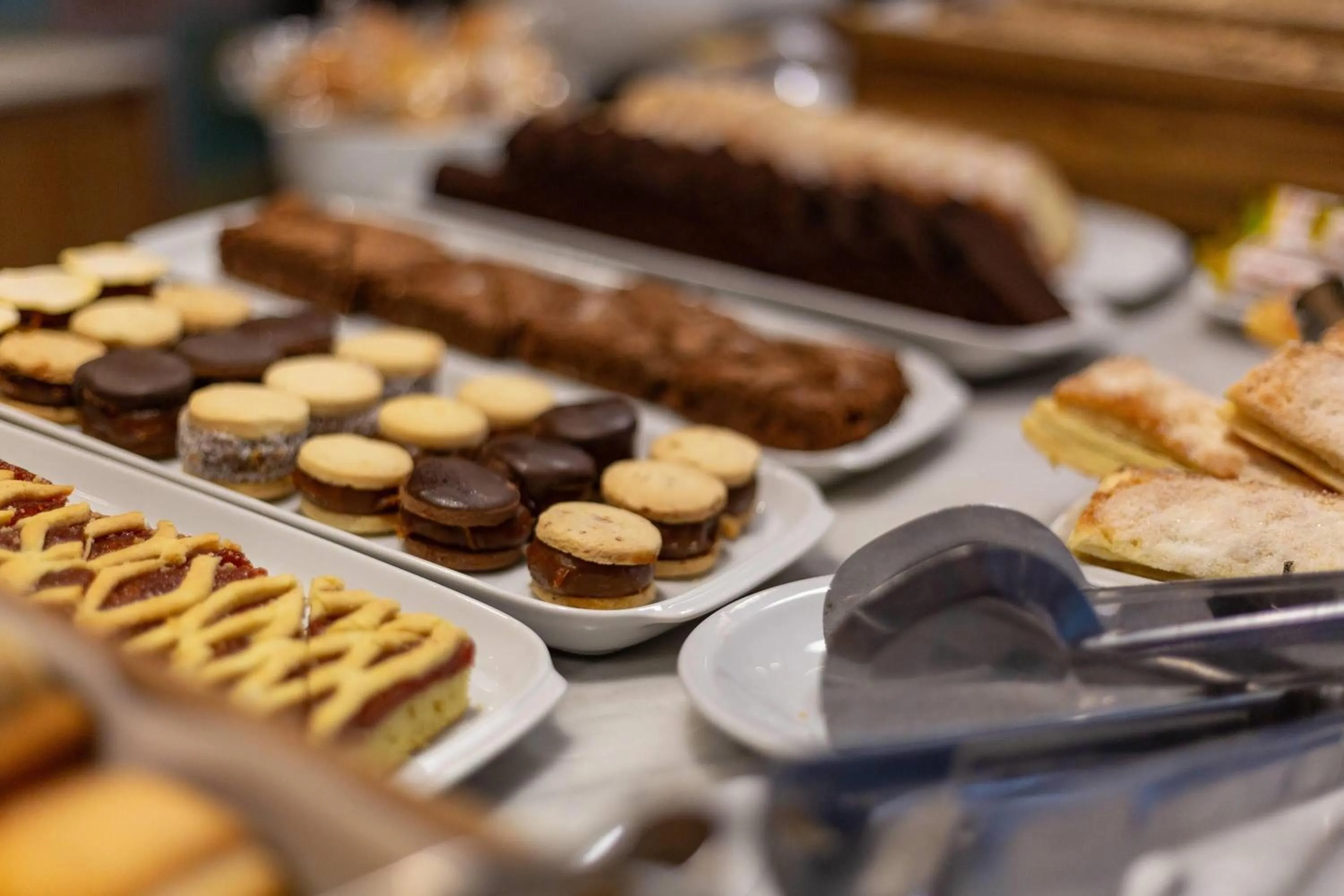 Restaurant/places to eat in Dazzler by Wyndham Polo