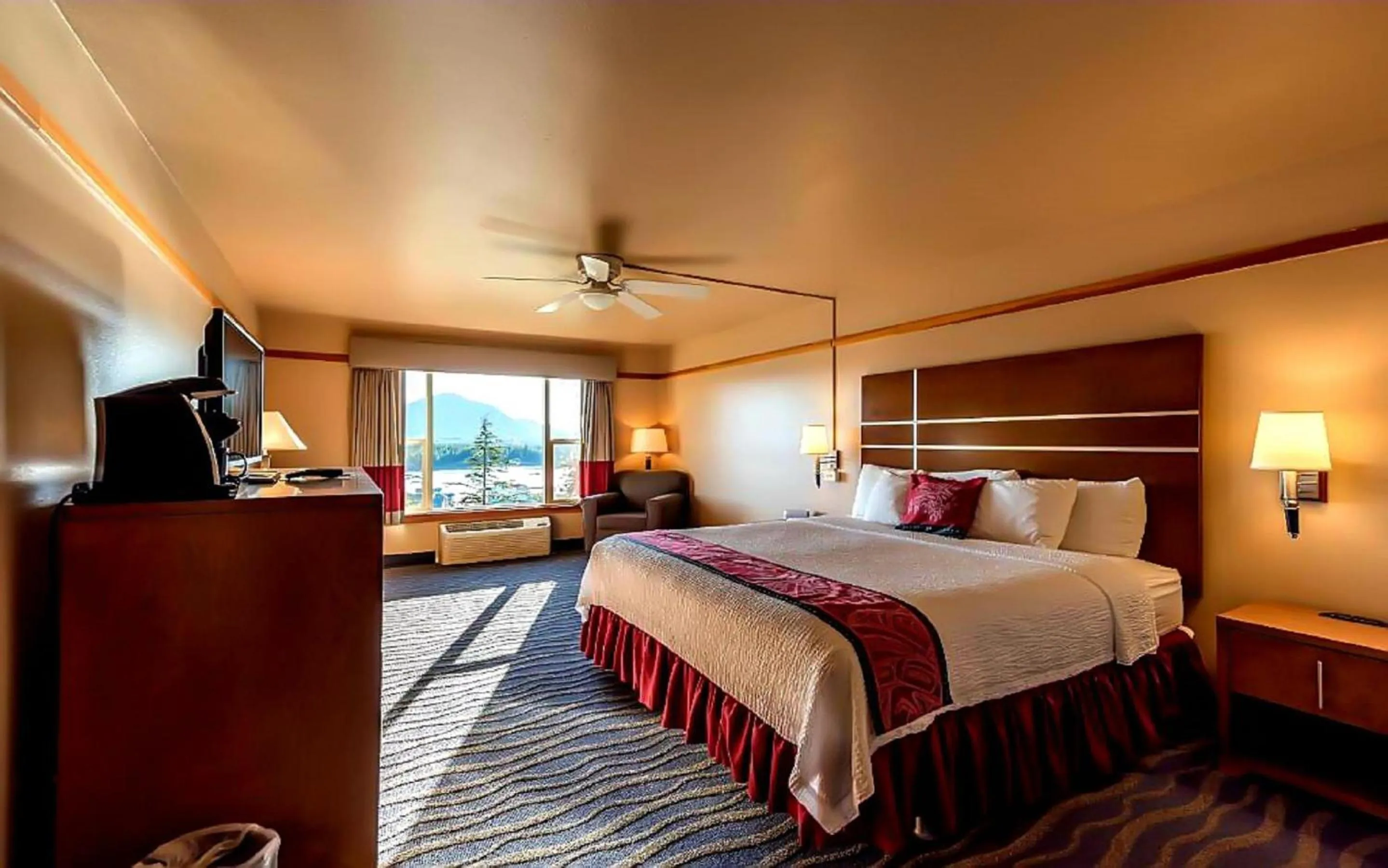 Bed in Cape Fox Lodge