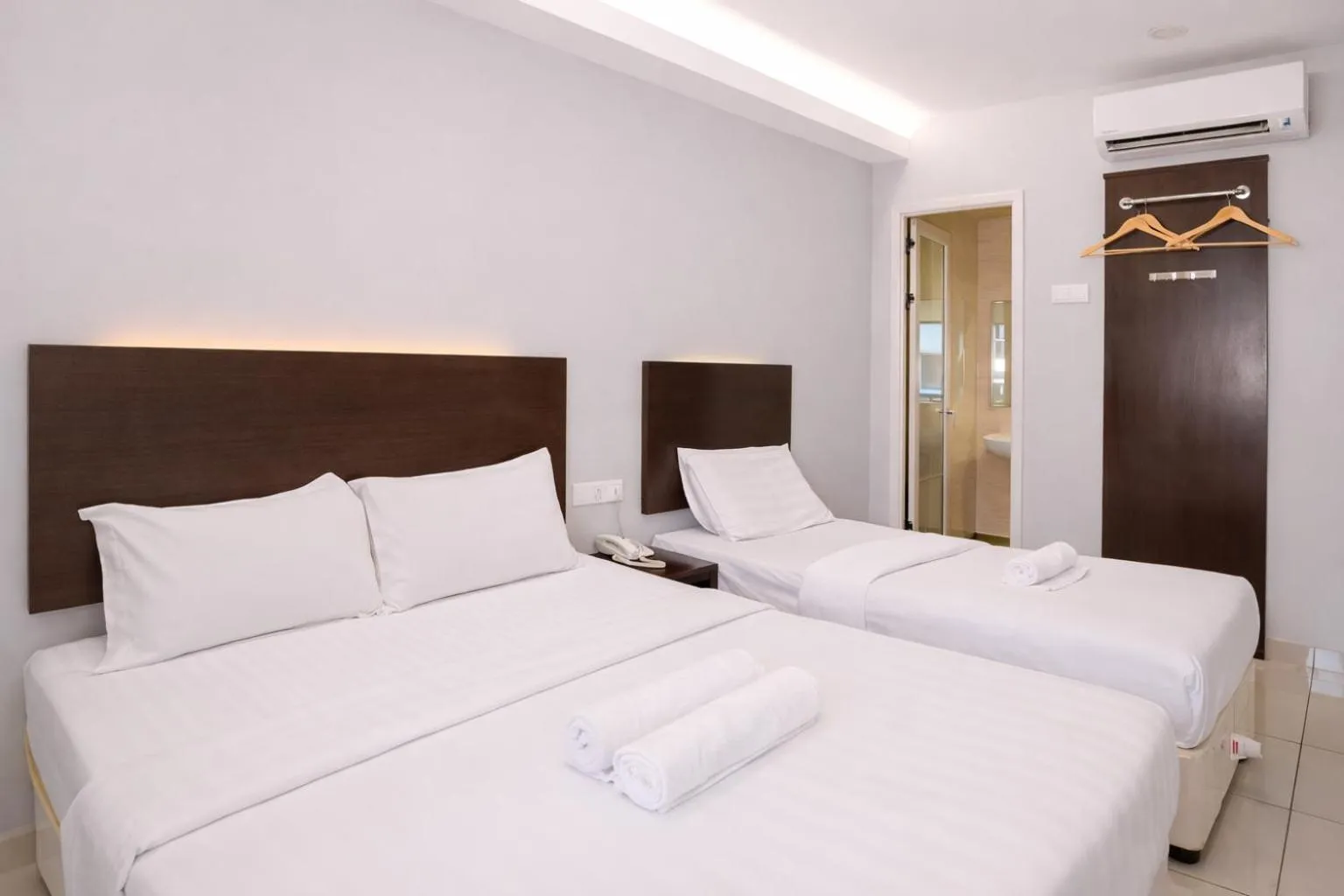 Bed in GM Hotel Metro at Sunway