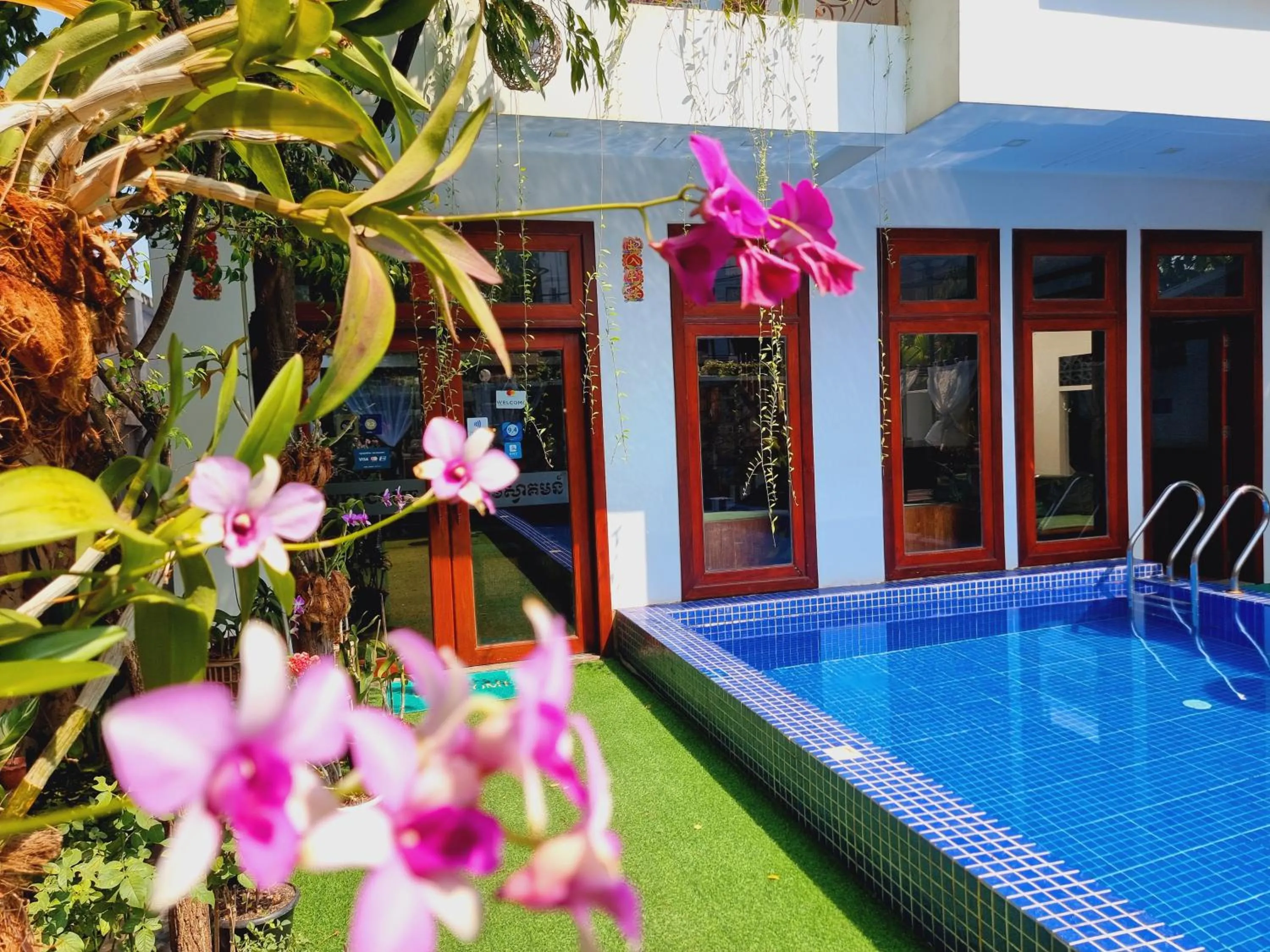 Garden view in Víd Angkor Boutique