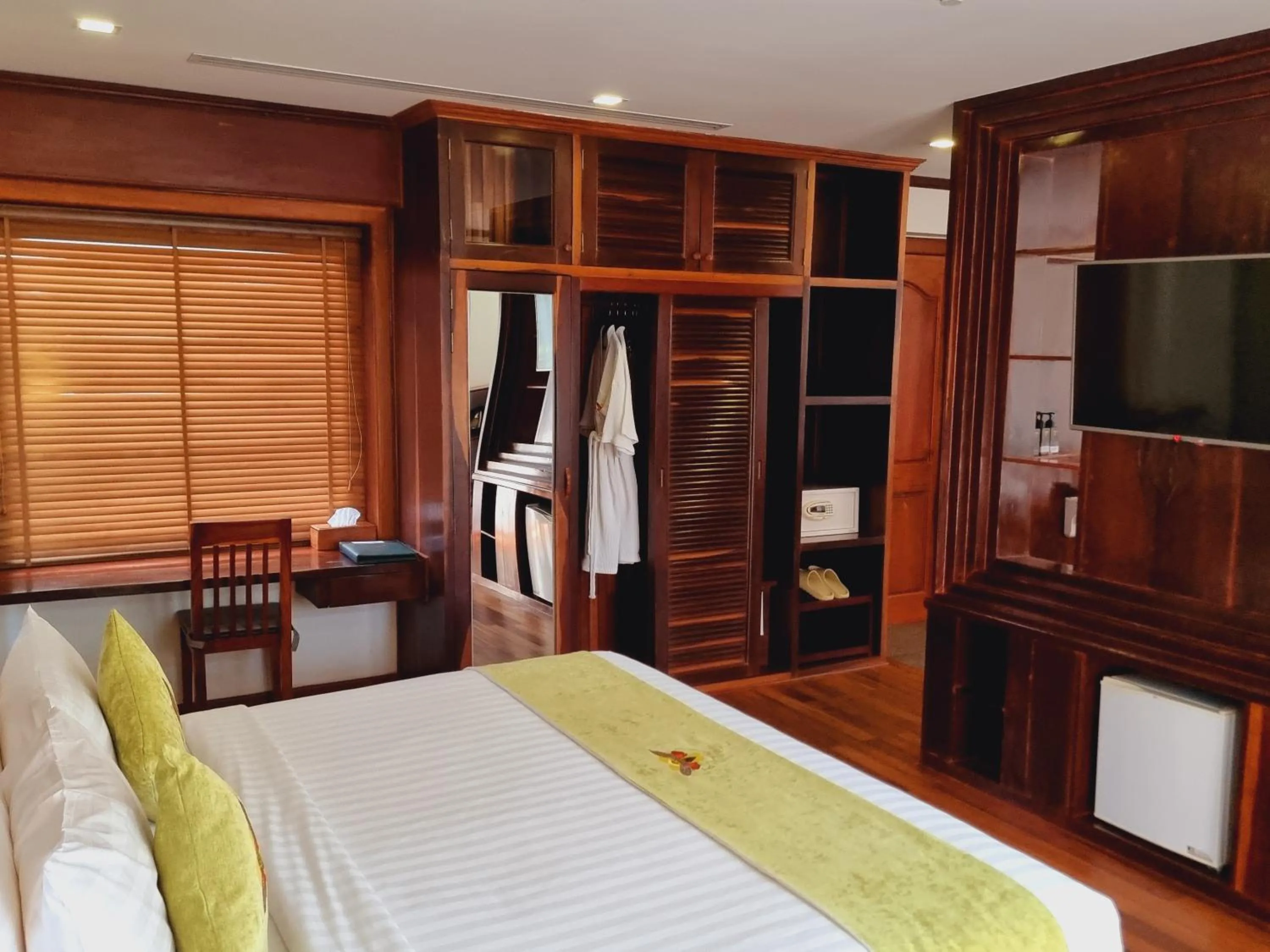 View (from property/room), Bed in Víd Angkor Boutique